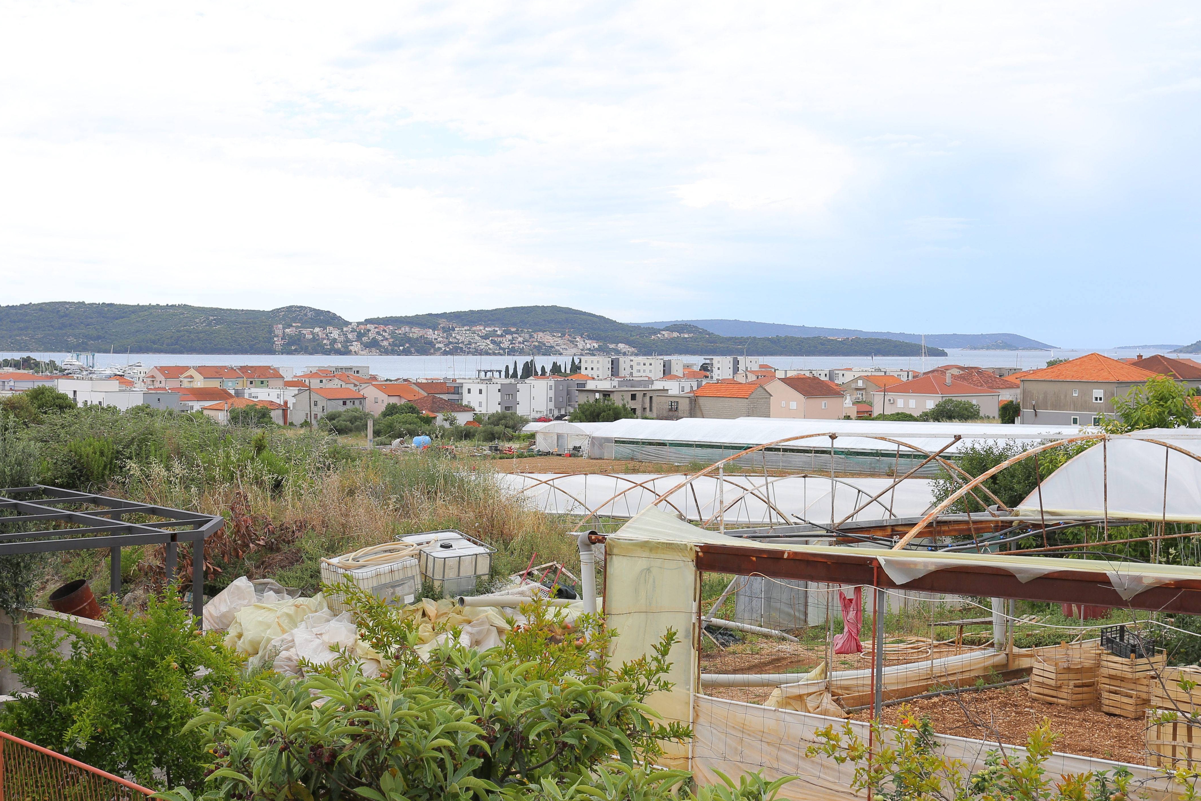 Two bedroom apartment with balcony and sea view Trogir  A-b