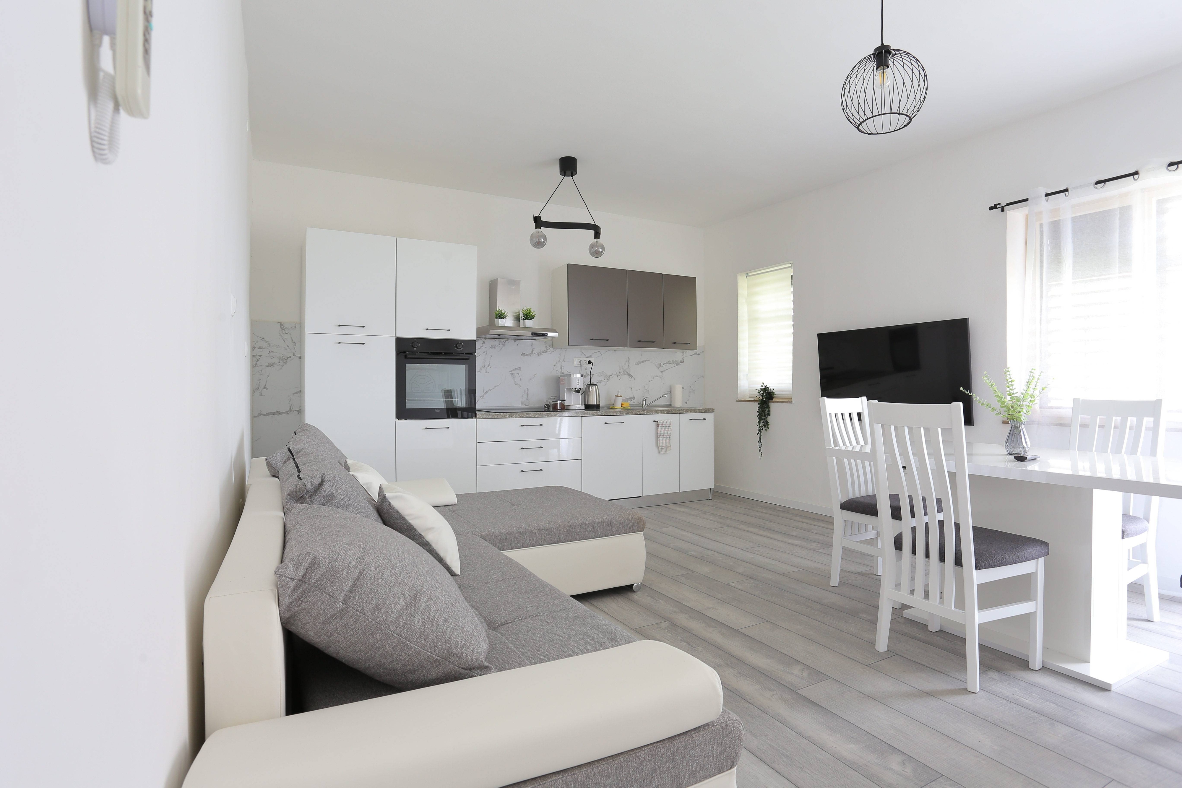 Two bedroom apartment with balcony and sea view Trogir (A-23205-b) Two bedroom apartment with balcony and sea view Trogir (A-23205-b)