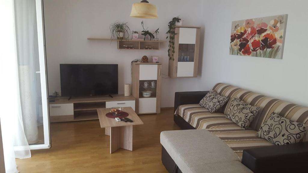 Three bedroom apartment near beach Banjol, Rab (A-23210-b) Three bedroom apartment near beach Banjol, Rab (A-23210-b)