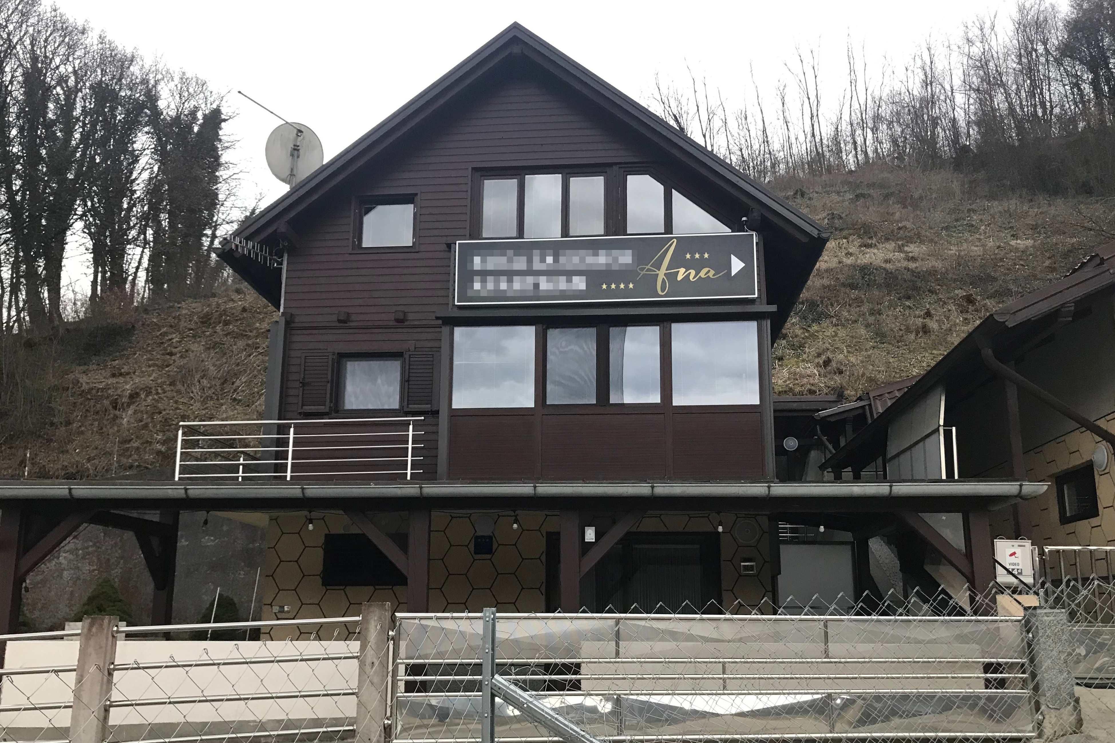 Štirisobna hiša S teraso Veliki Komor, Zagorje  K