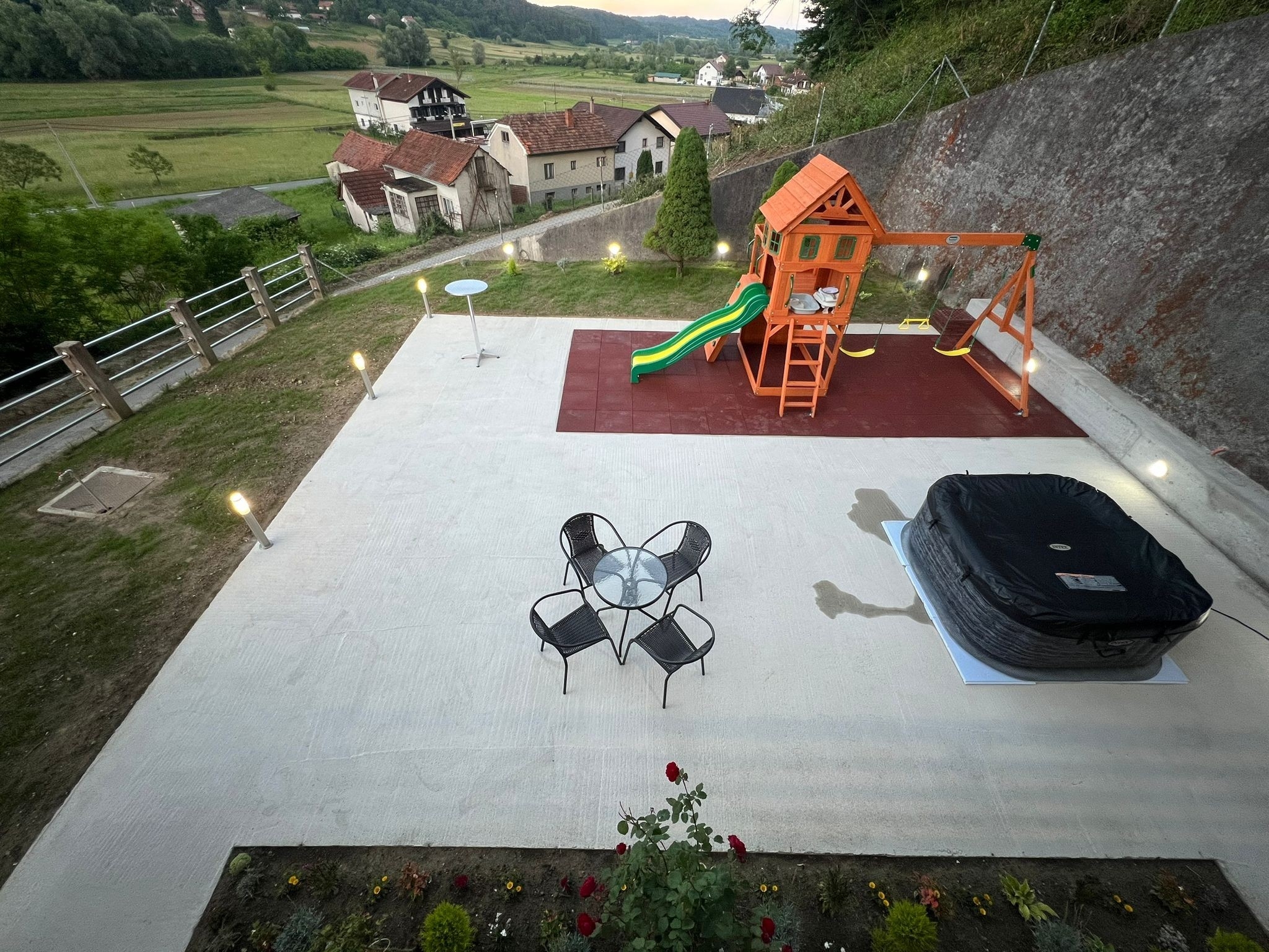 Four bedroom house with terrace Veliki Komor, Zagorje  K