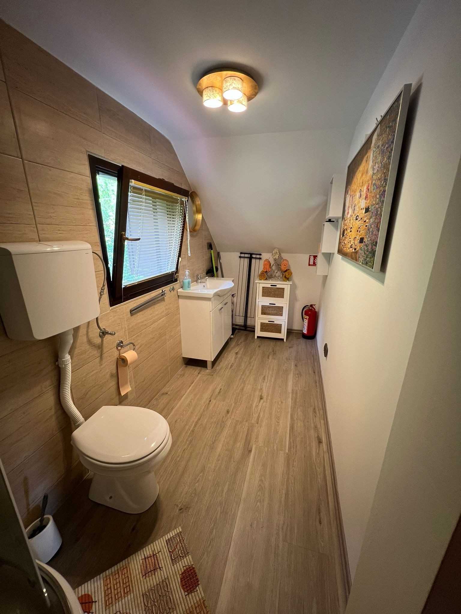 Four bedroom house with terrace Veliki Komor, Zagorje  K