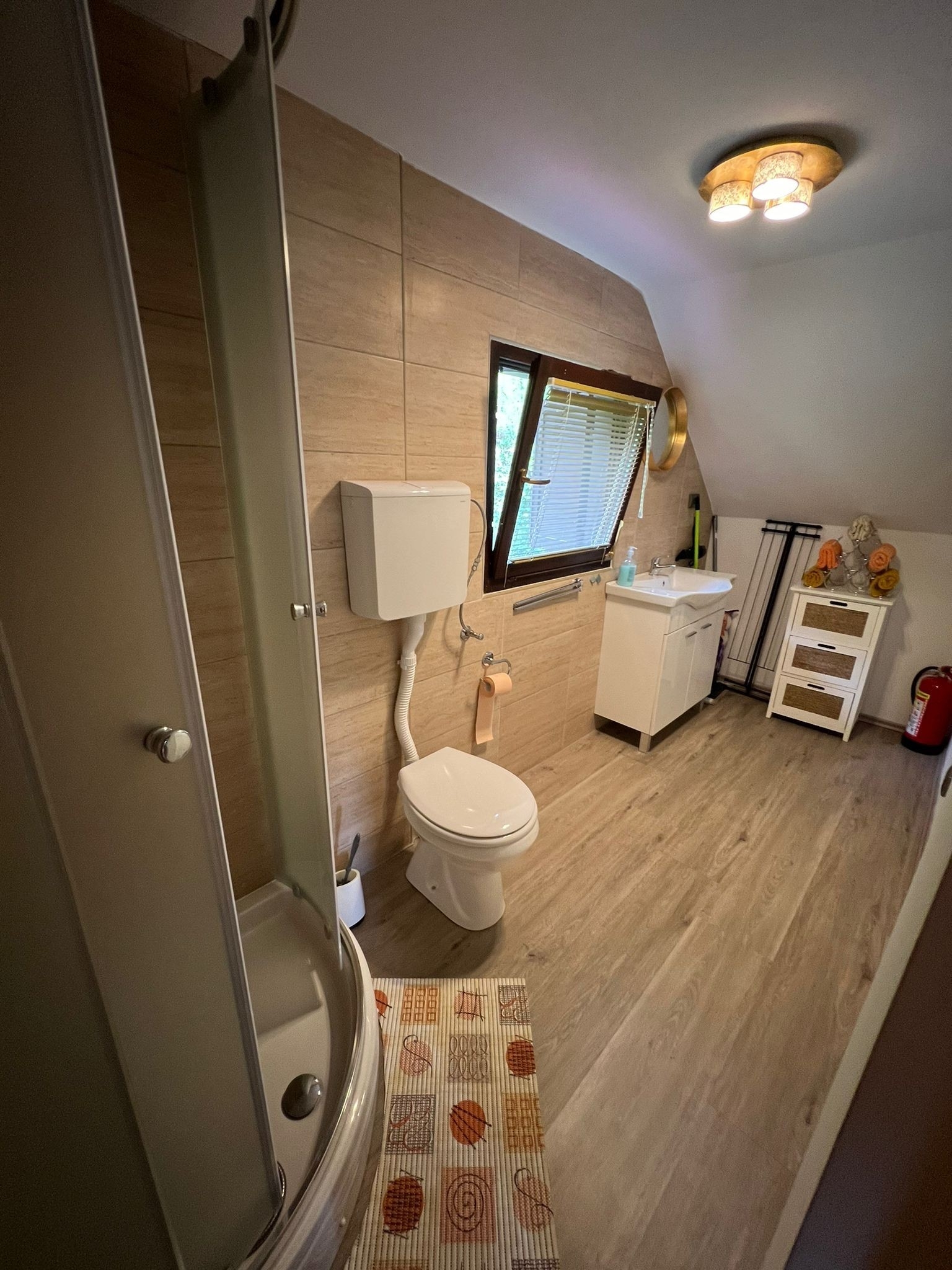 Four bedroom house with terrace Veliki Komor, Zagorje  K