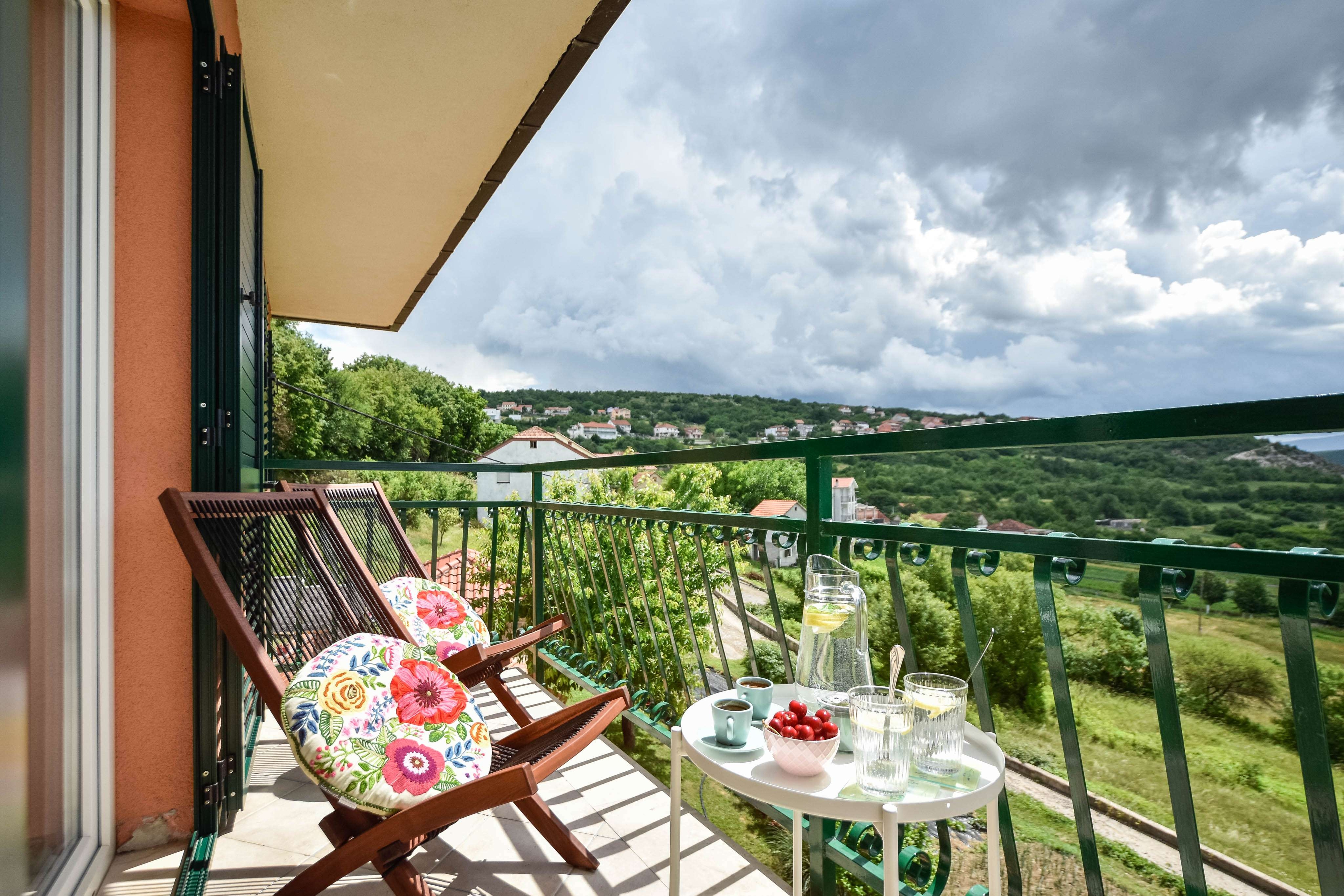 Three bedroom apartment with balcony Otok, Zagora  A-a