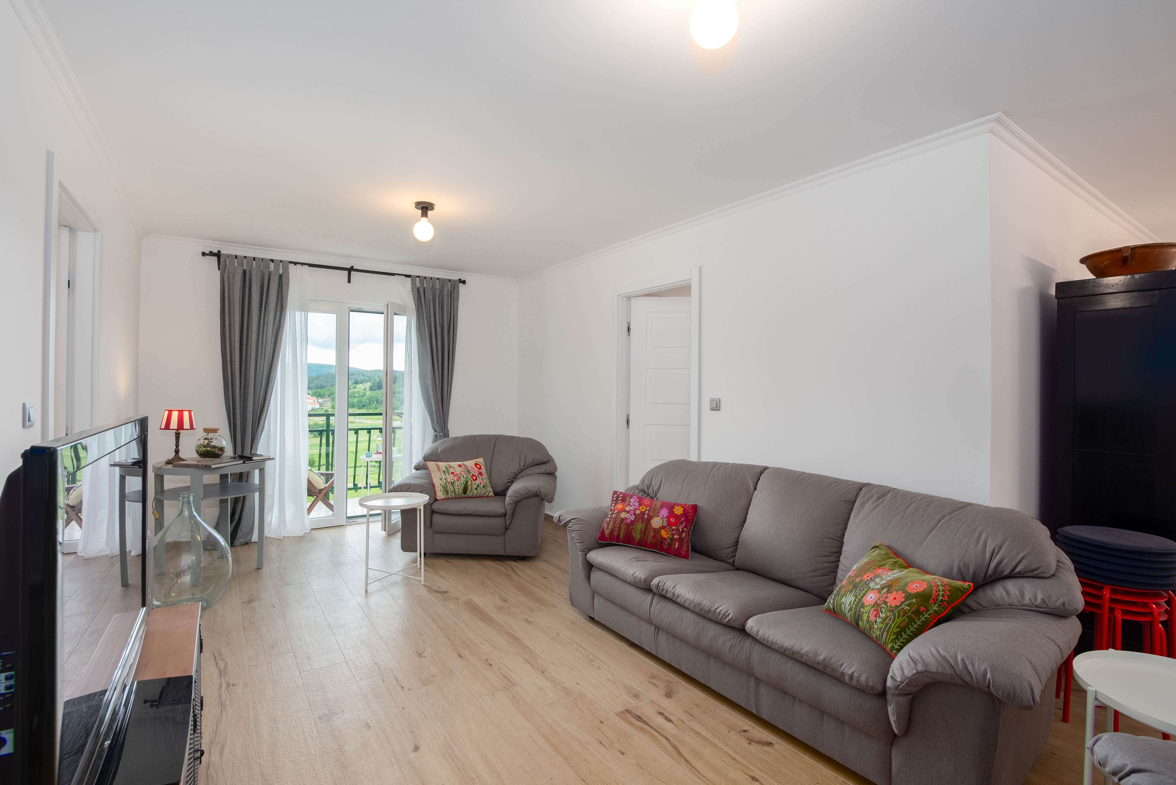 Three bedroom apartment with balcony Otok, Zagora  A-a