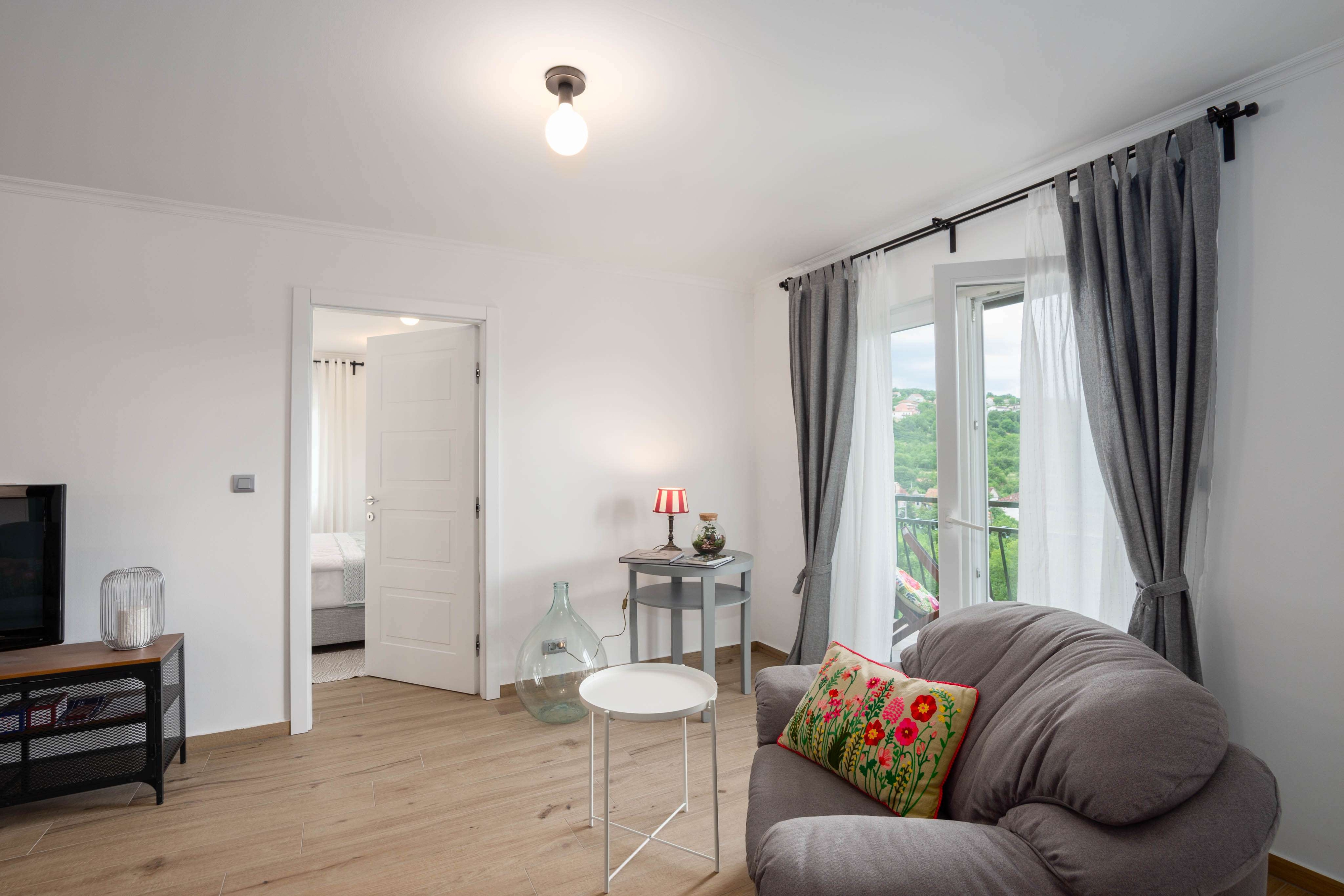Three bedroom apartment with balcony Otok, Zagora  A-a