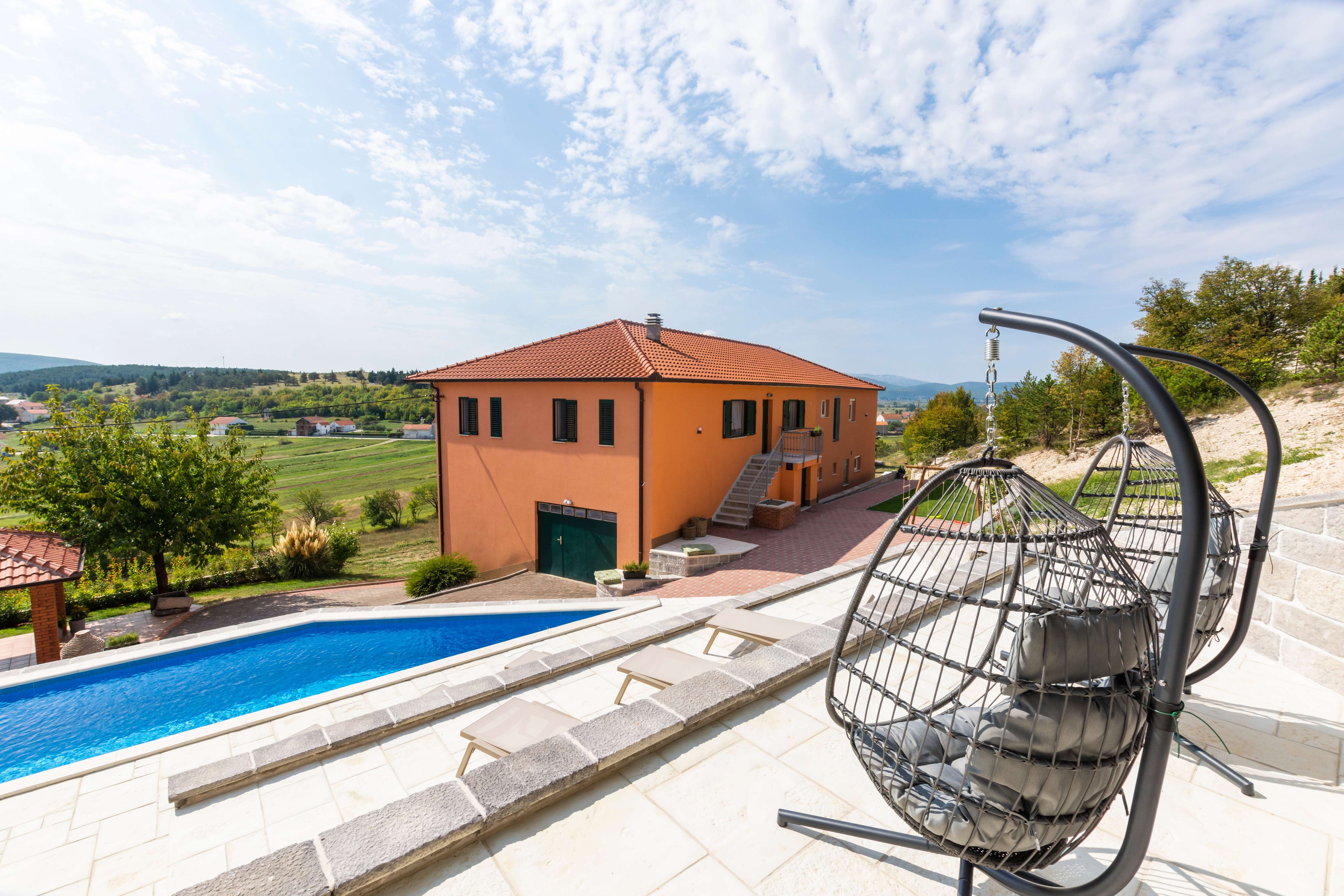 Trosoben apartma Z balkonom Otok, Zagora  A-a