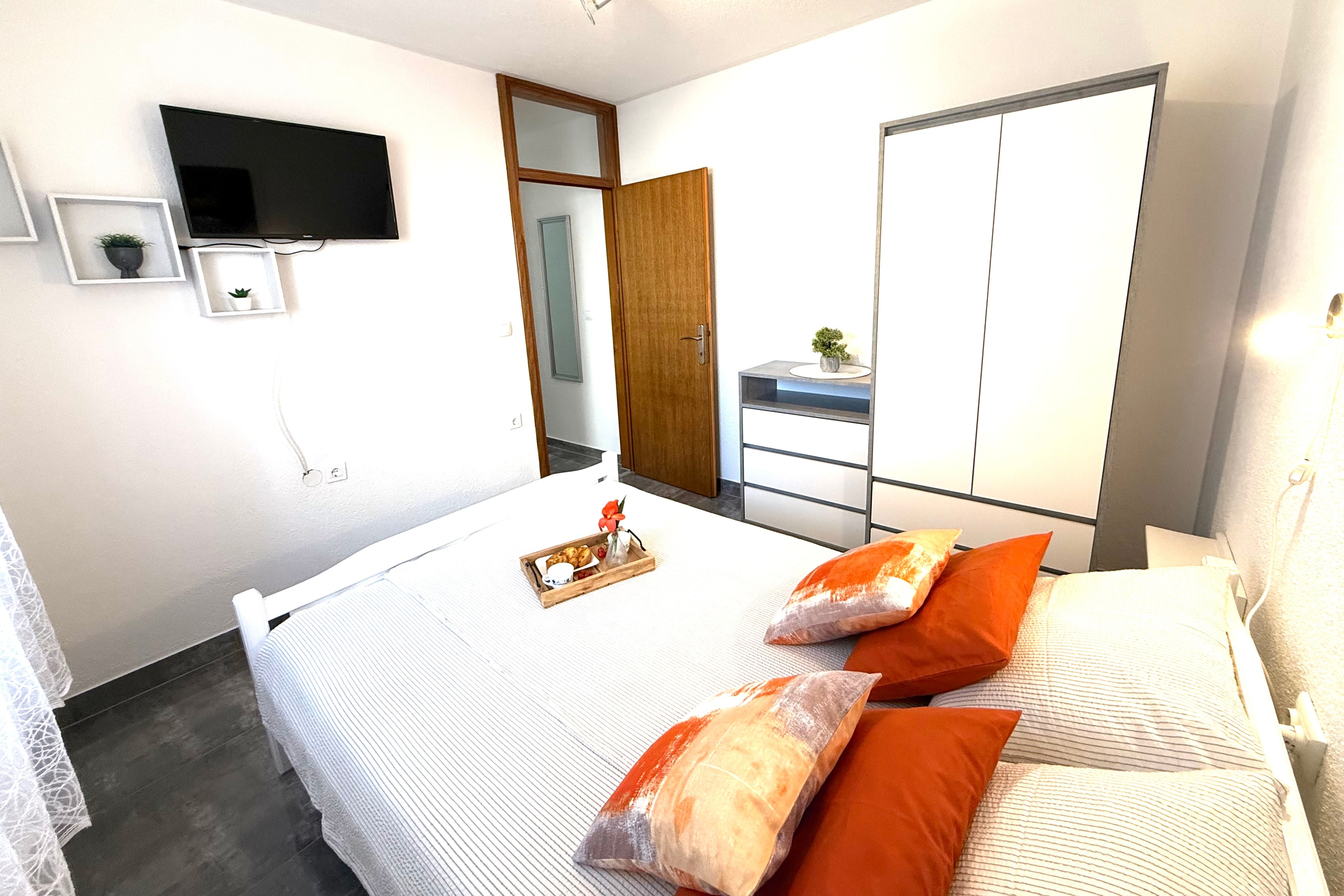 Three bedroom apartment with terrace Vir  A-a