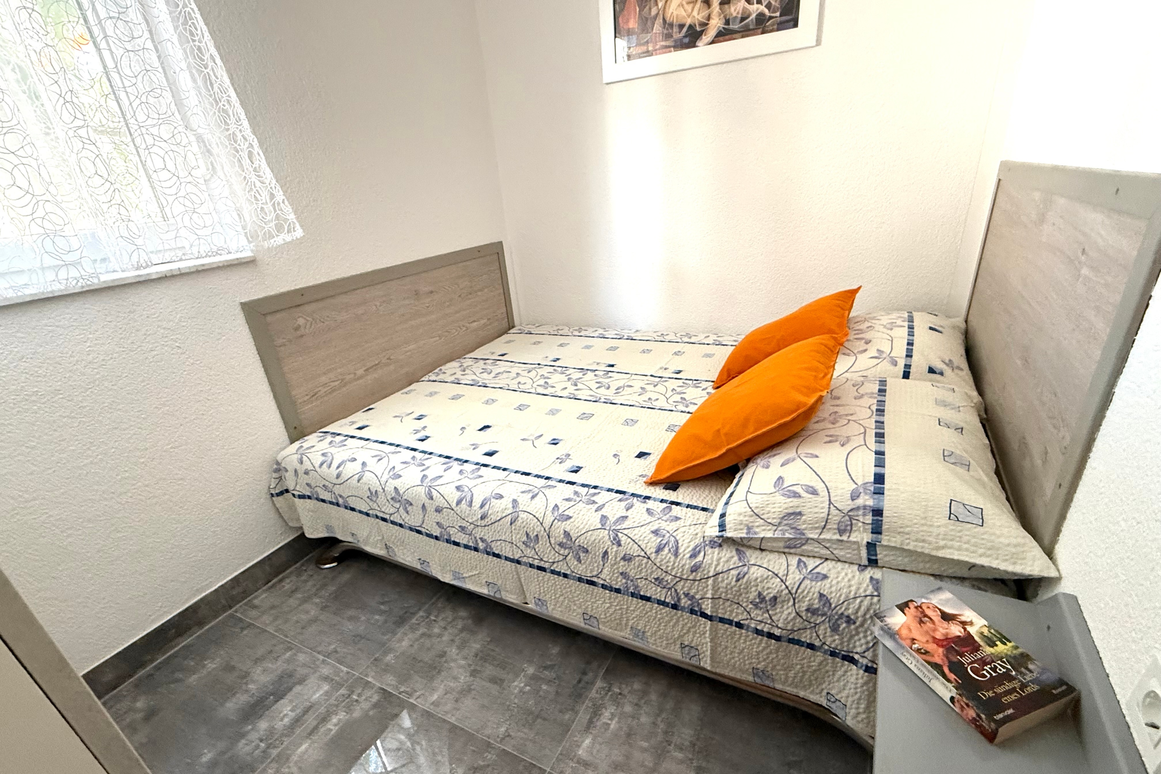 Three bedroom apartment with terrace Vir  A-a