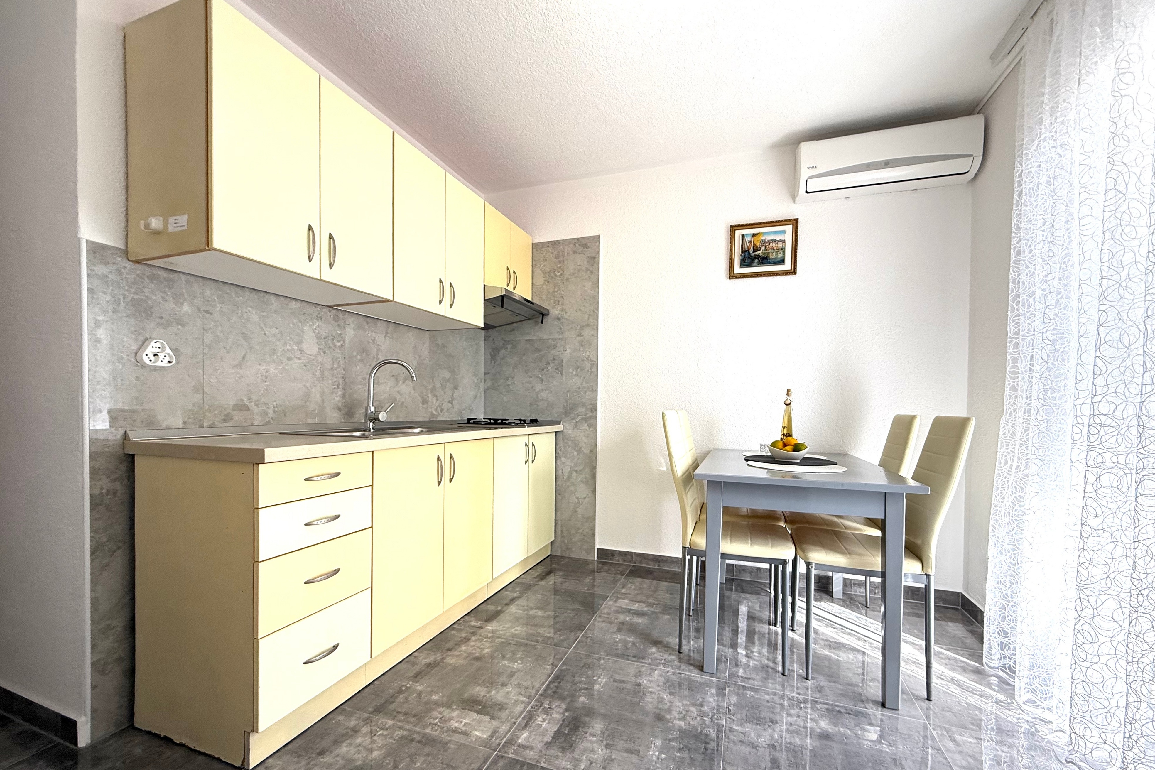 Three bedroom apartment with terrace Vir  A-a