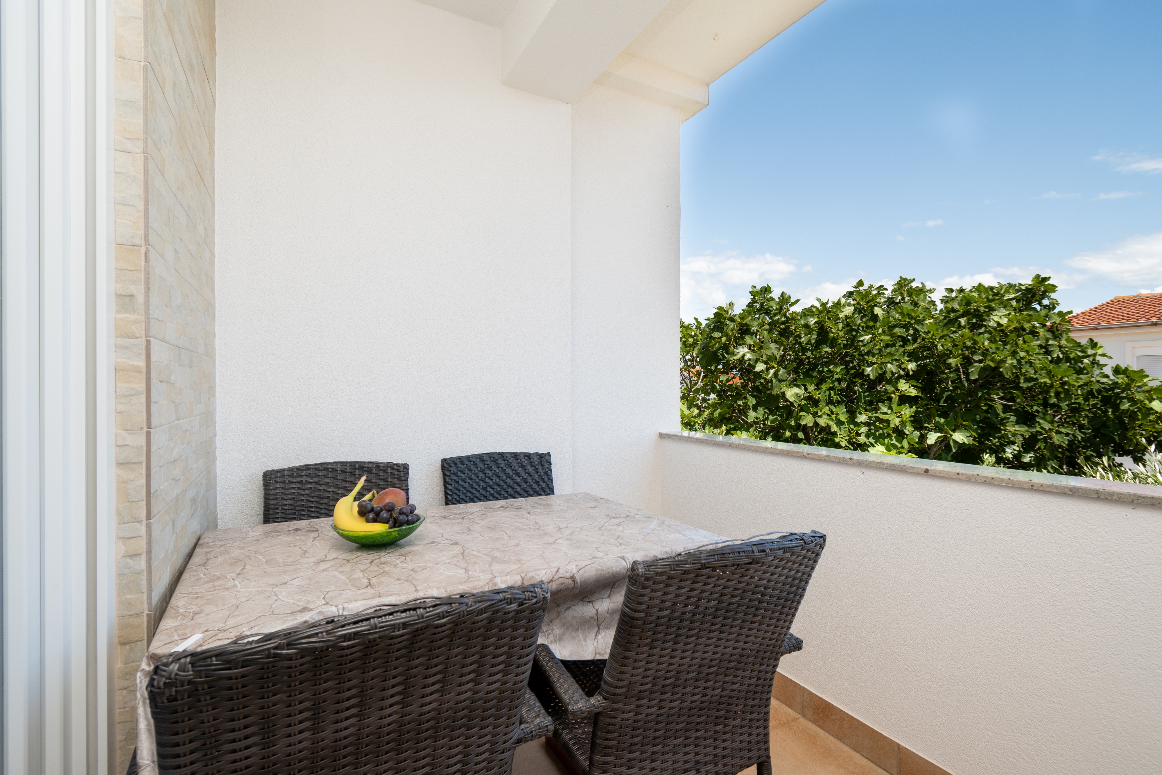 One bedroom apartment with terrace Vir  A-b