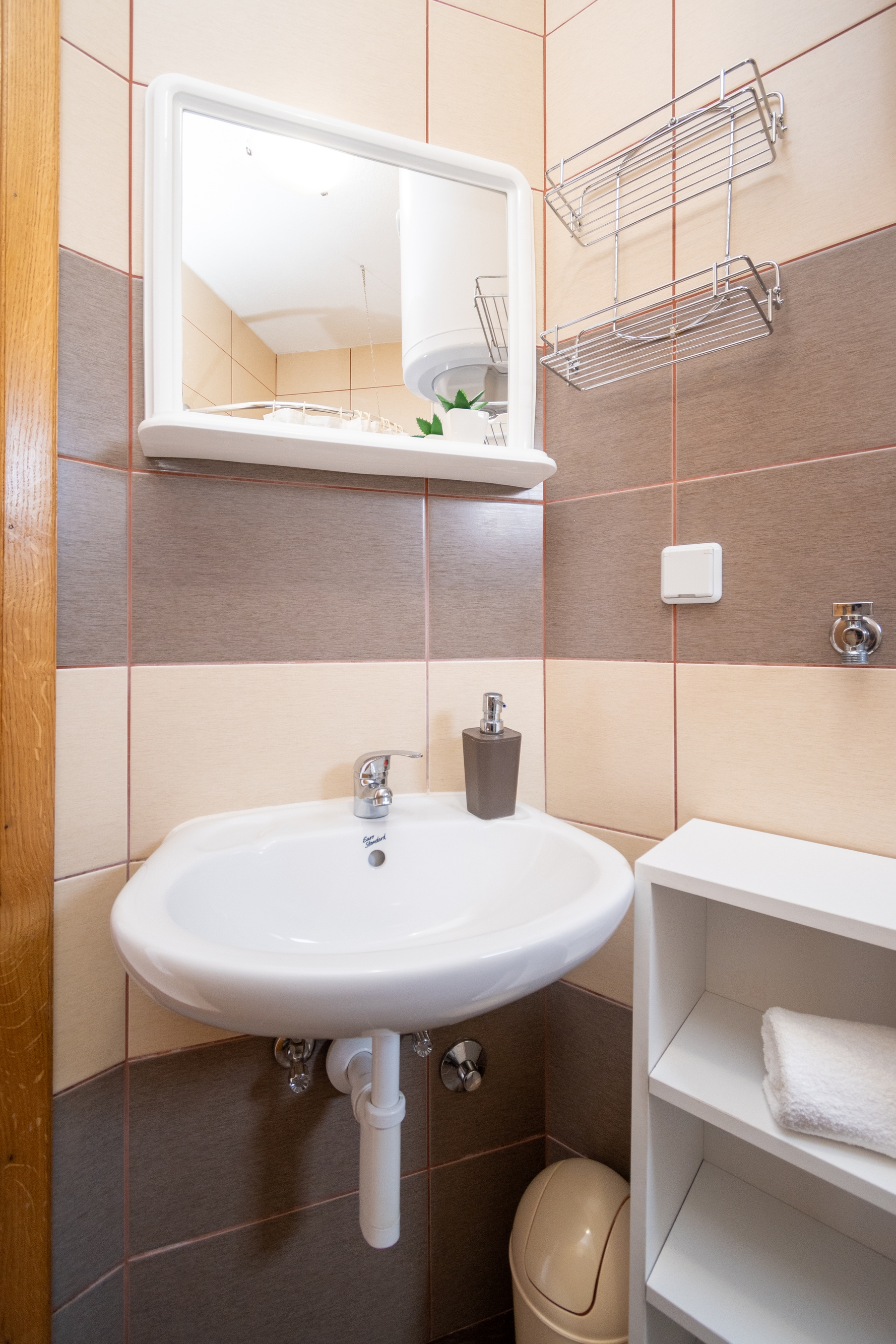 One bedroom apartment with balcony and sea view Vir  A-c