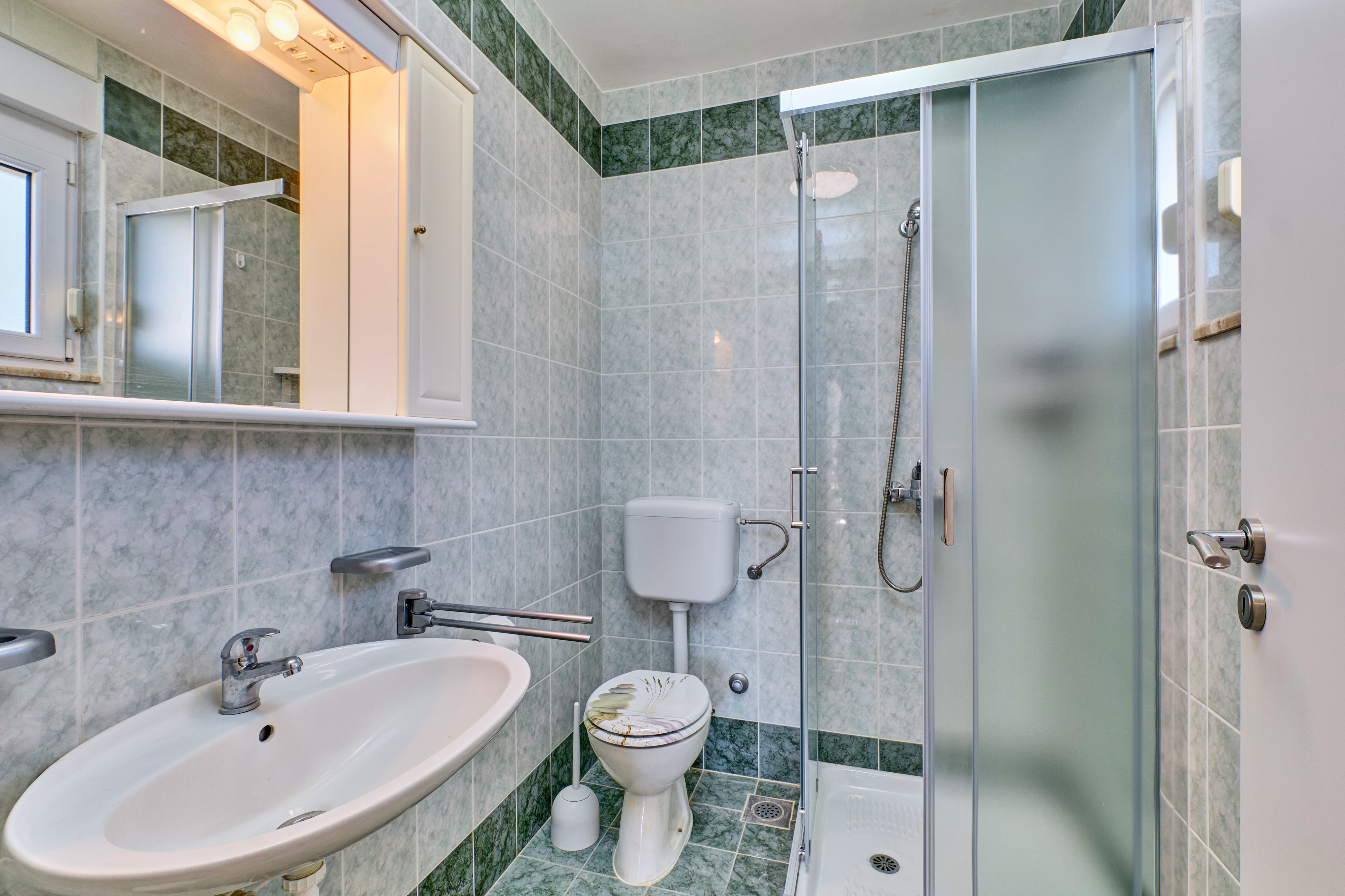 Three bedroom apartment with balcony and sea view Martinšćica, Cres  A-a