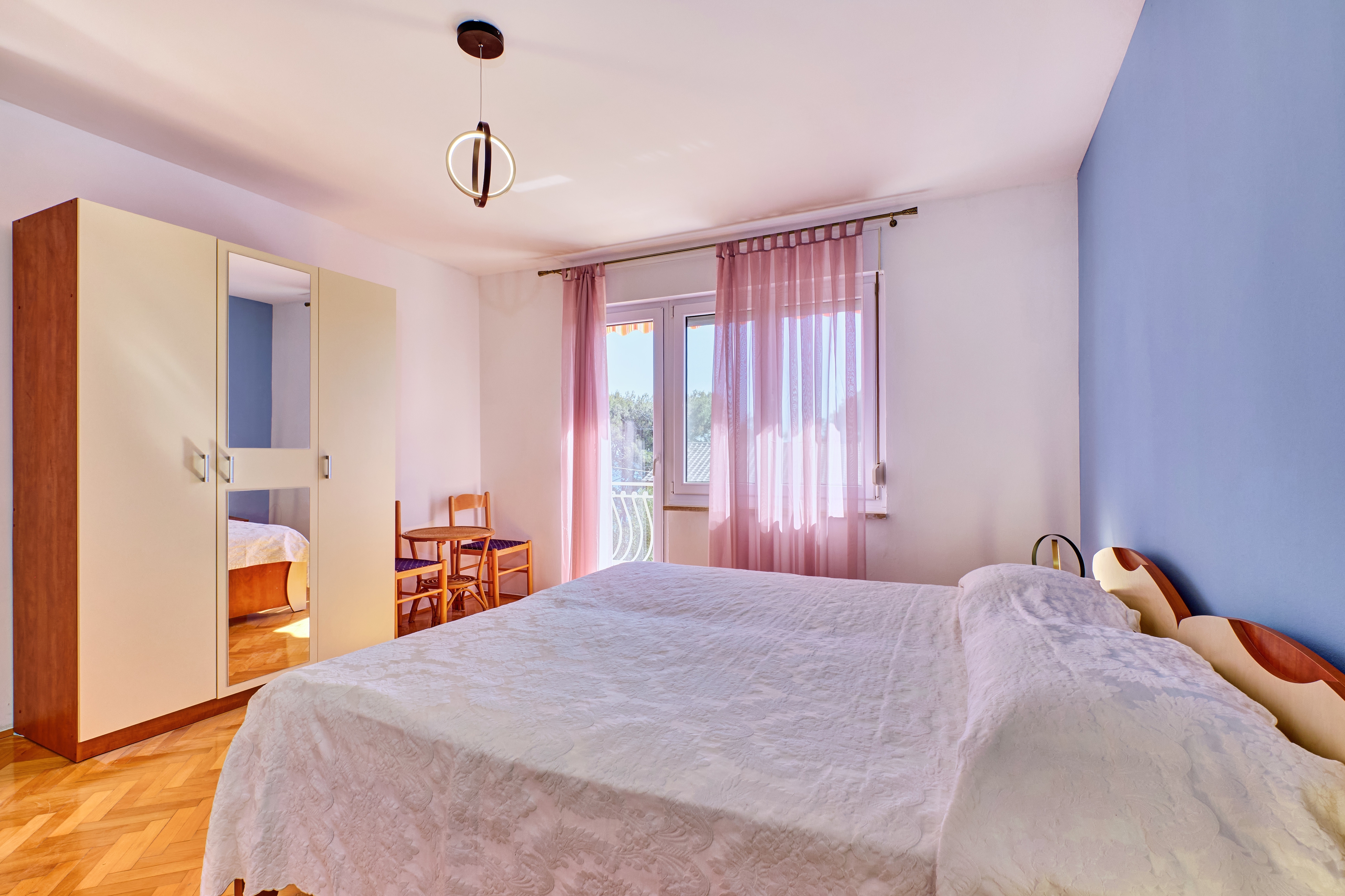 Three bedroom apartment with balcony and sea view Martinšćica, Cres  A-a