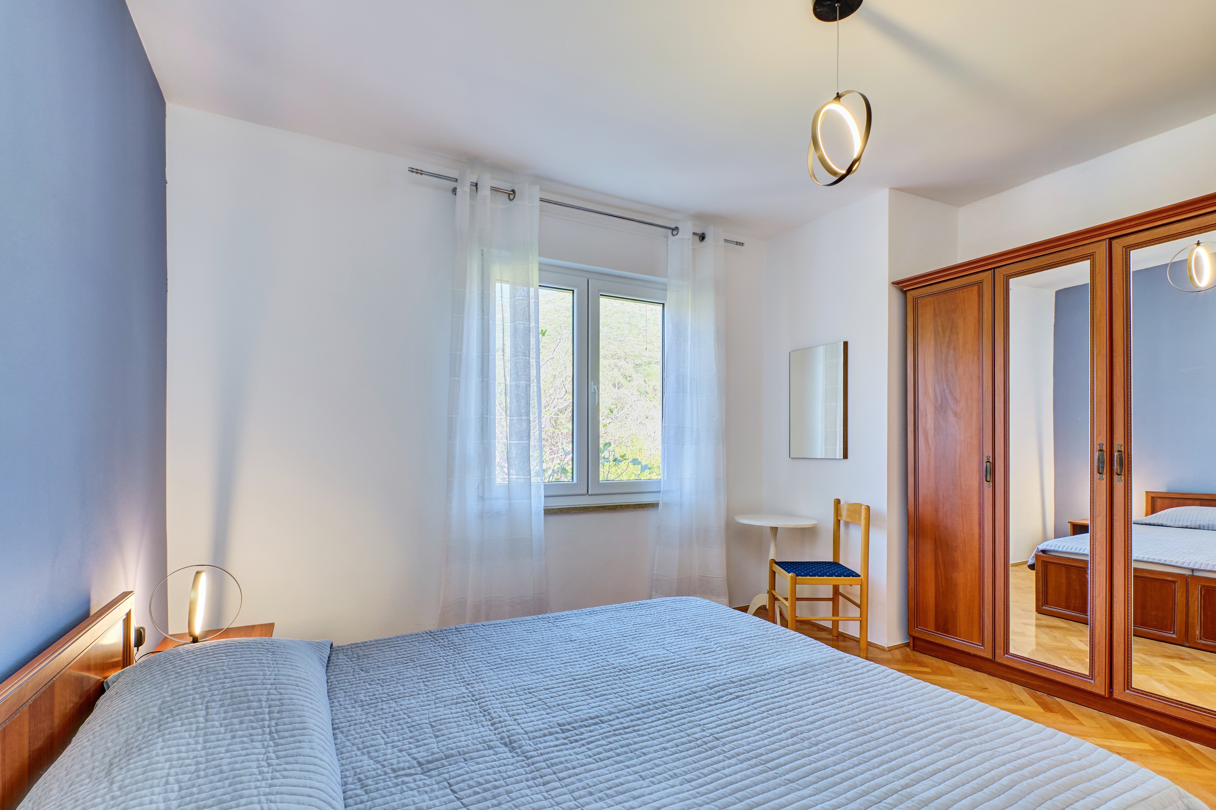 Three bedroom apartment with balcony and sea view Martinšćica, Cres  A-a