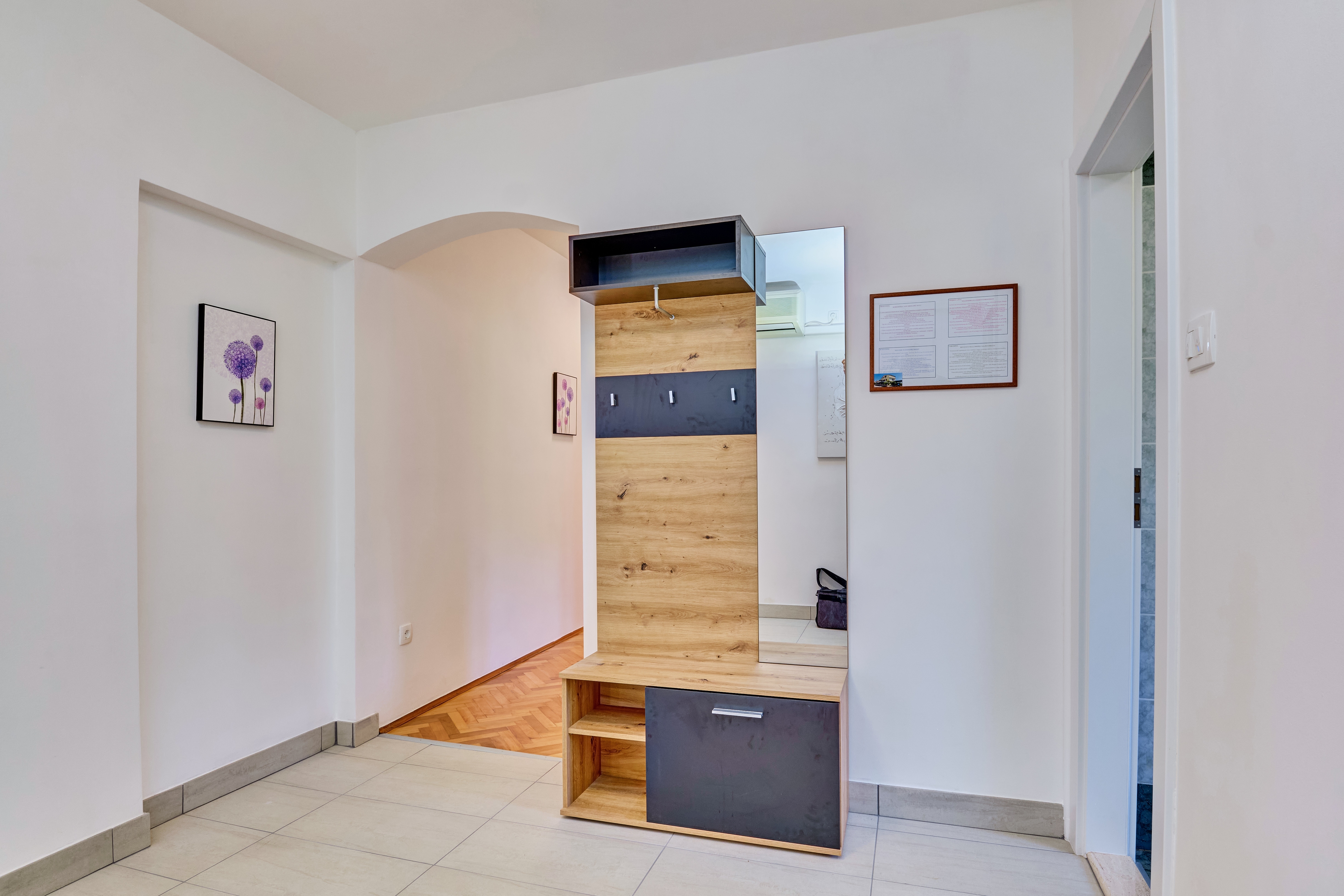 Three bedroom apartment with balcony and sea view Martinšćica, Cres  A-a