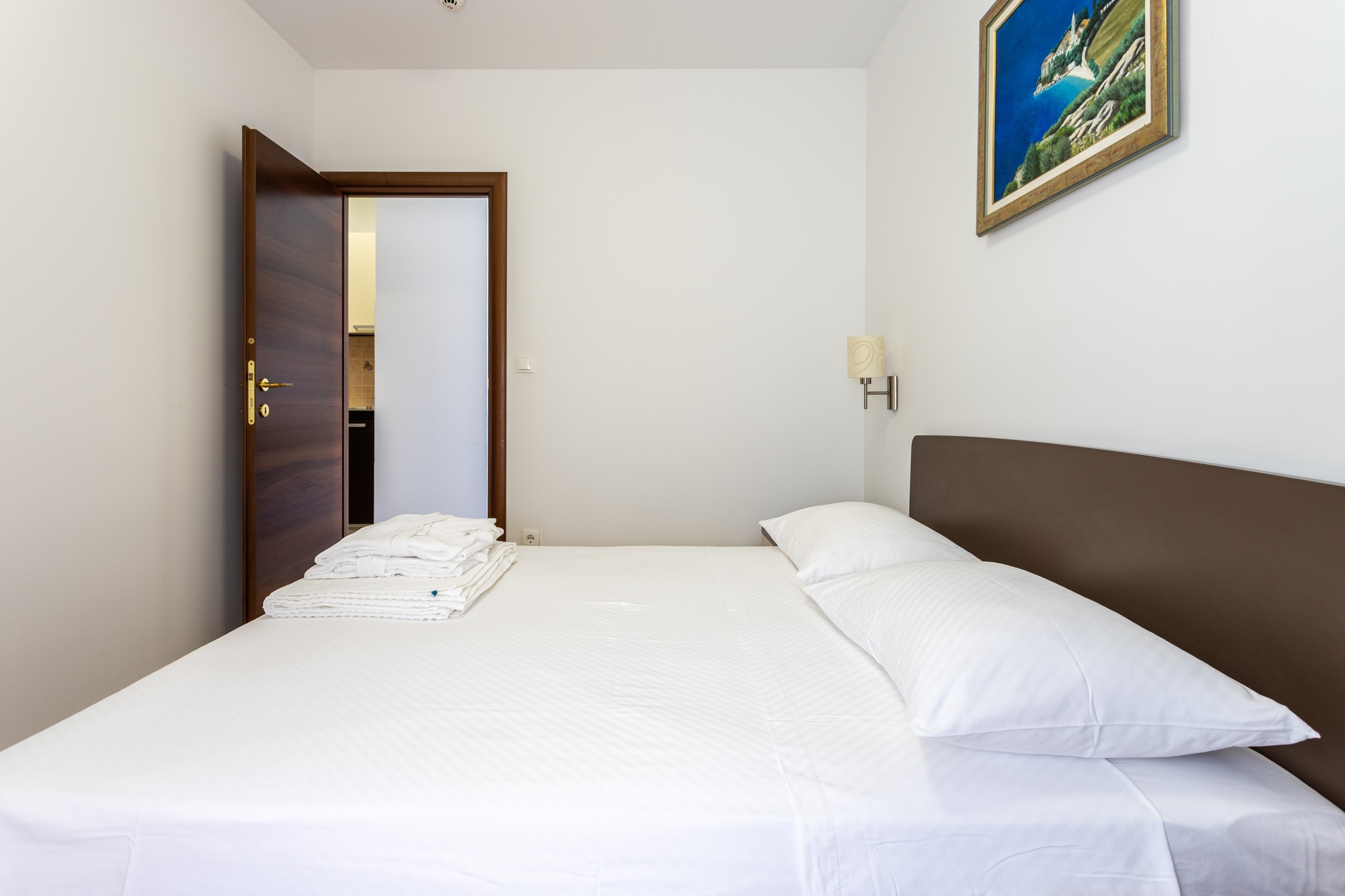 Two bedroom apartment with terrace and sea view Splitska, Brač  A-a