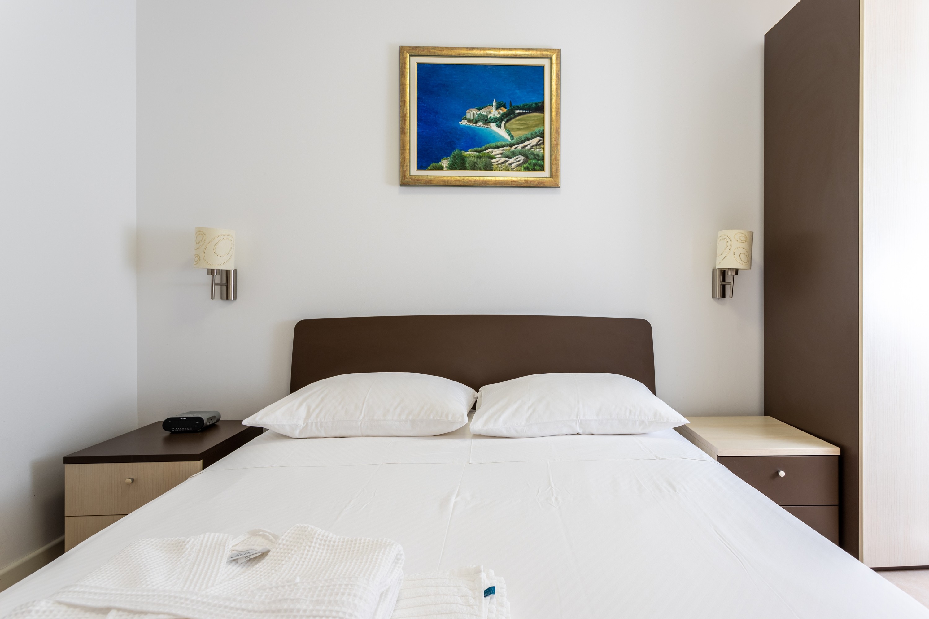 Two bedroom apartment with terrace and sea view Splitska, Brač  A-a