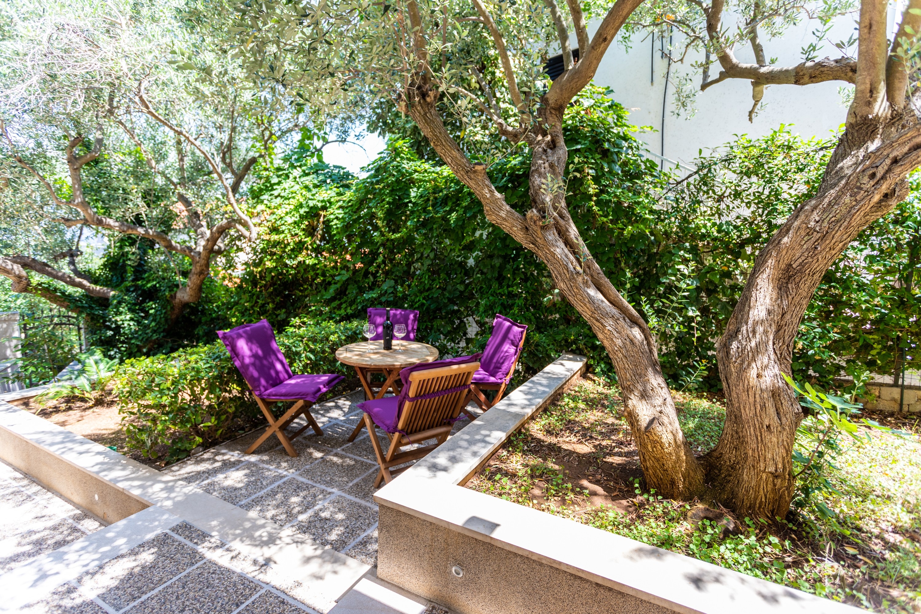 Two bedroom apartment with terrace Splitska, Brač (A-23224-b) Two bedroom apartment with terrace Splitska, Brač (A-23224-b)