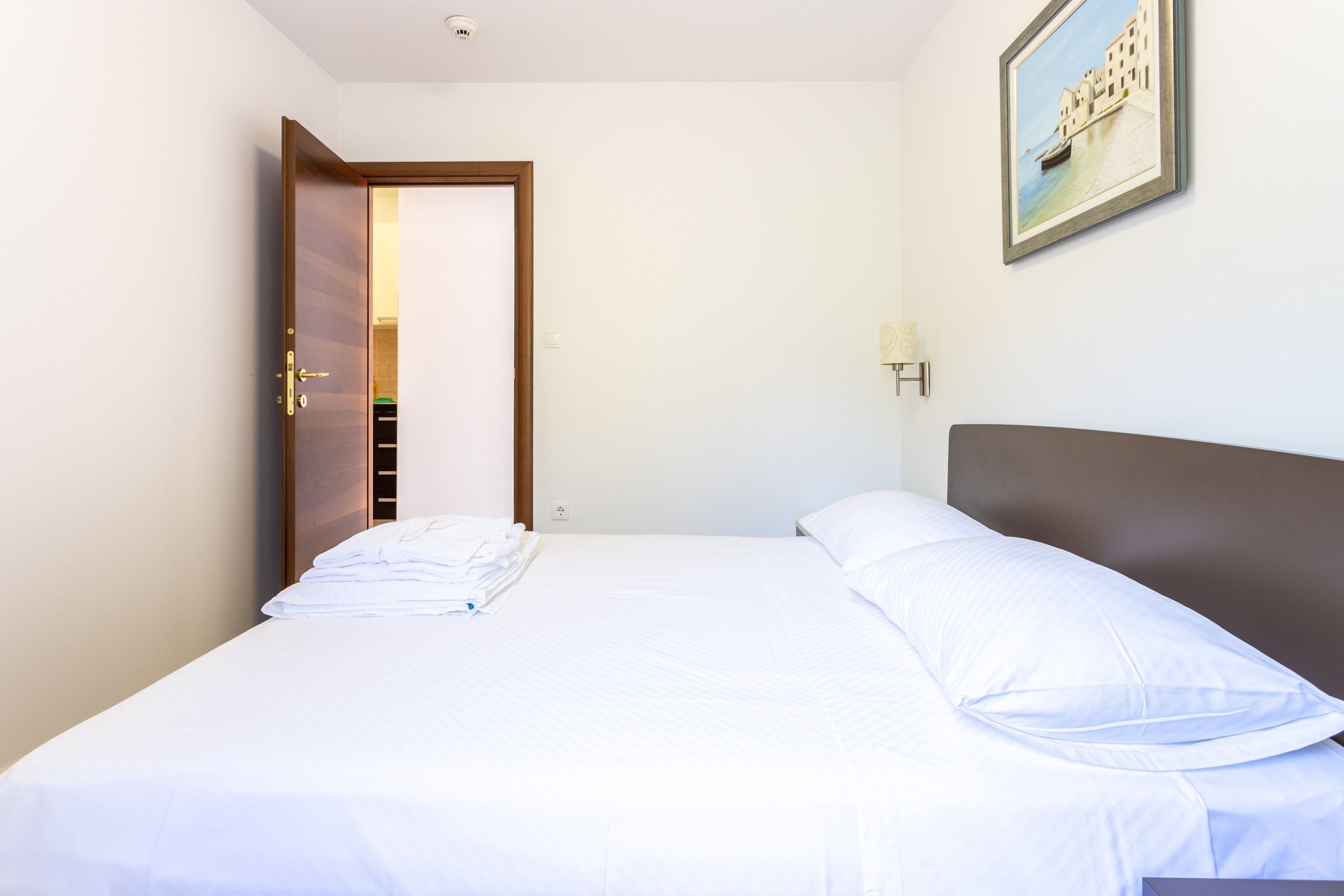 Two bedroom apartment with terrace and sea view Splitska, Brač  A-c