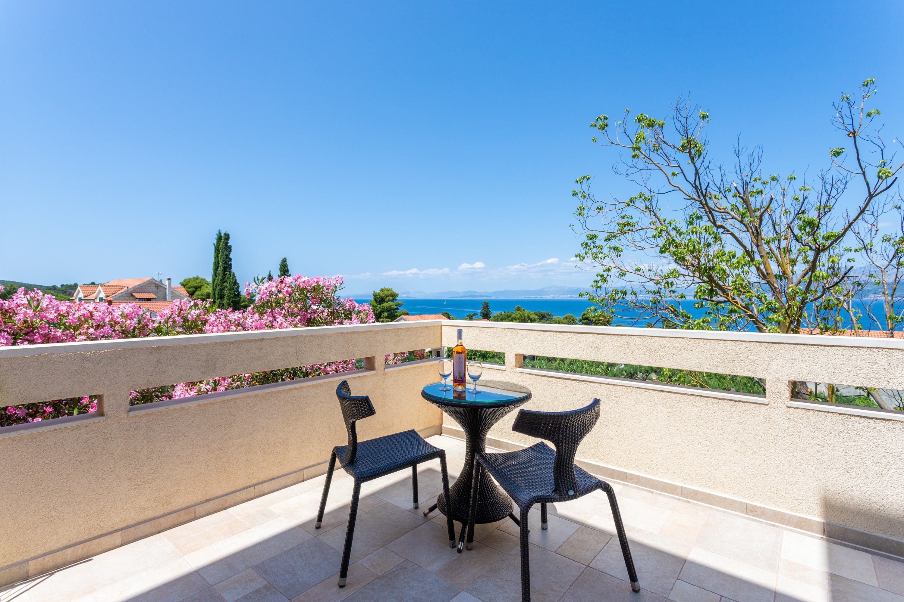 Studio flat with terrace and sea view Splitska, Brač  AS-b