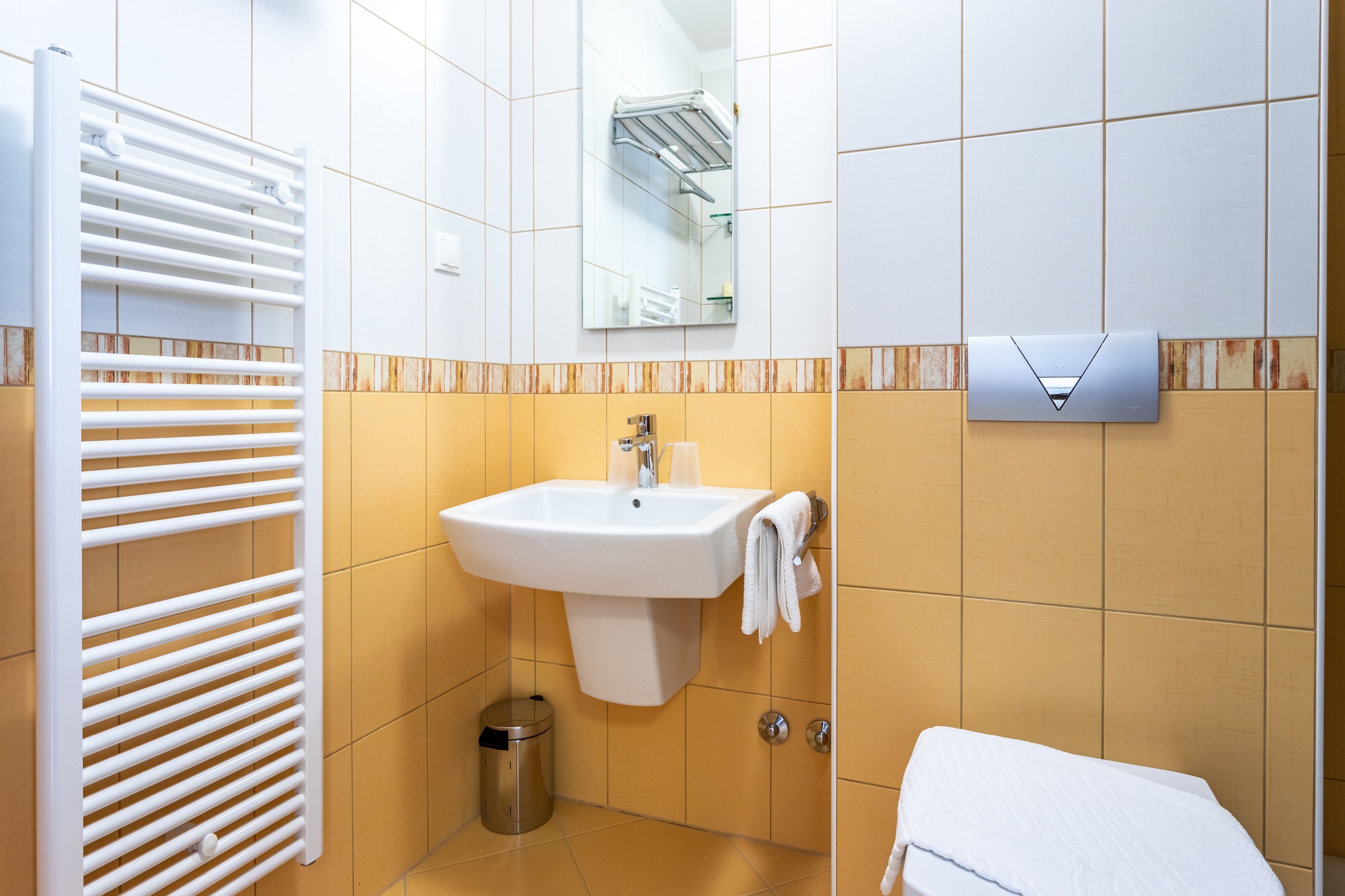 Studio flat with terrace Splitska, Brač  AS-c