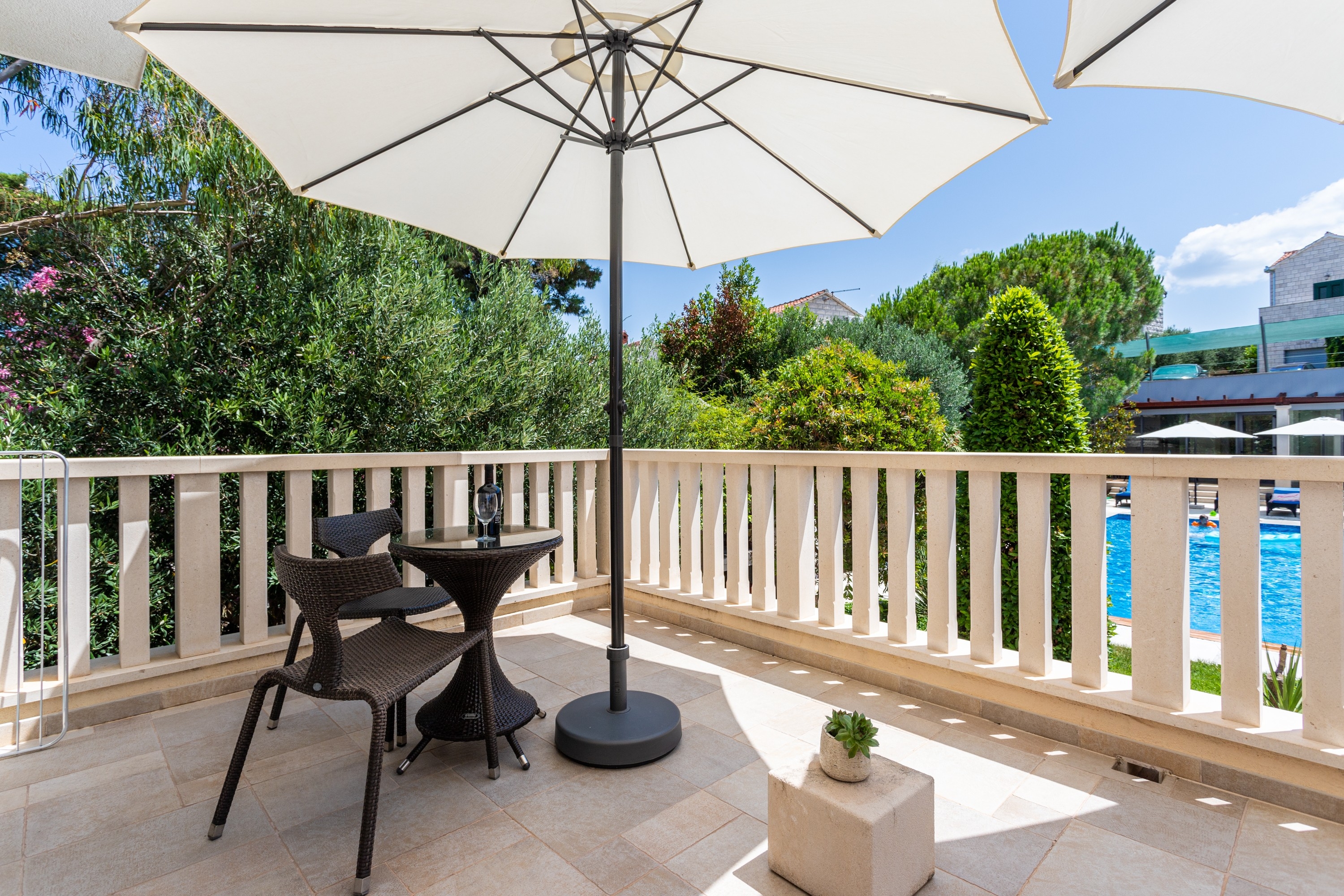 Studio flat with terrace Splitska, Brač  AS-c