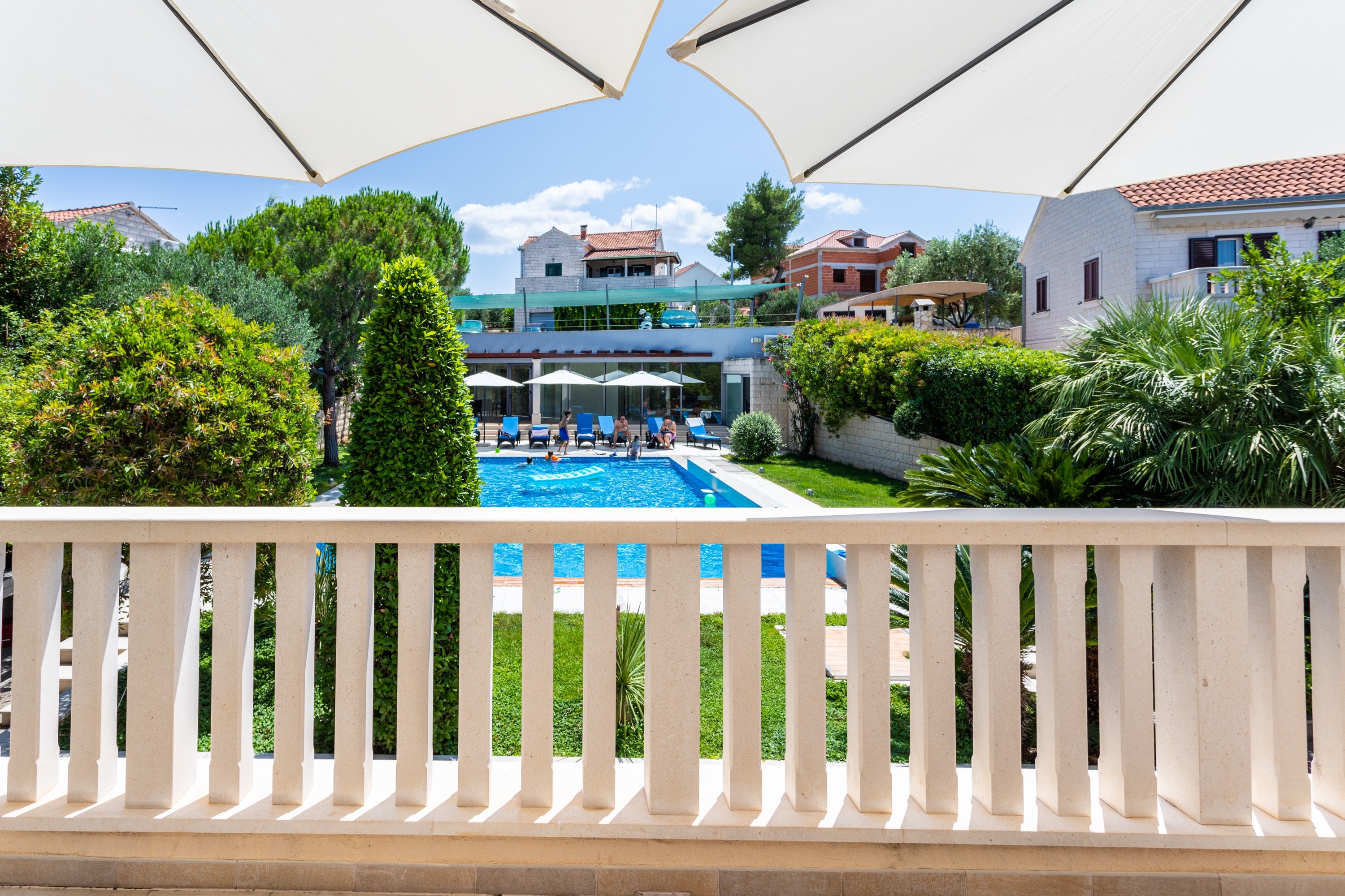 Studio flat with terrace Splitska, Brač  AS-c