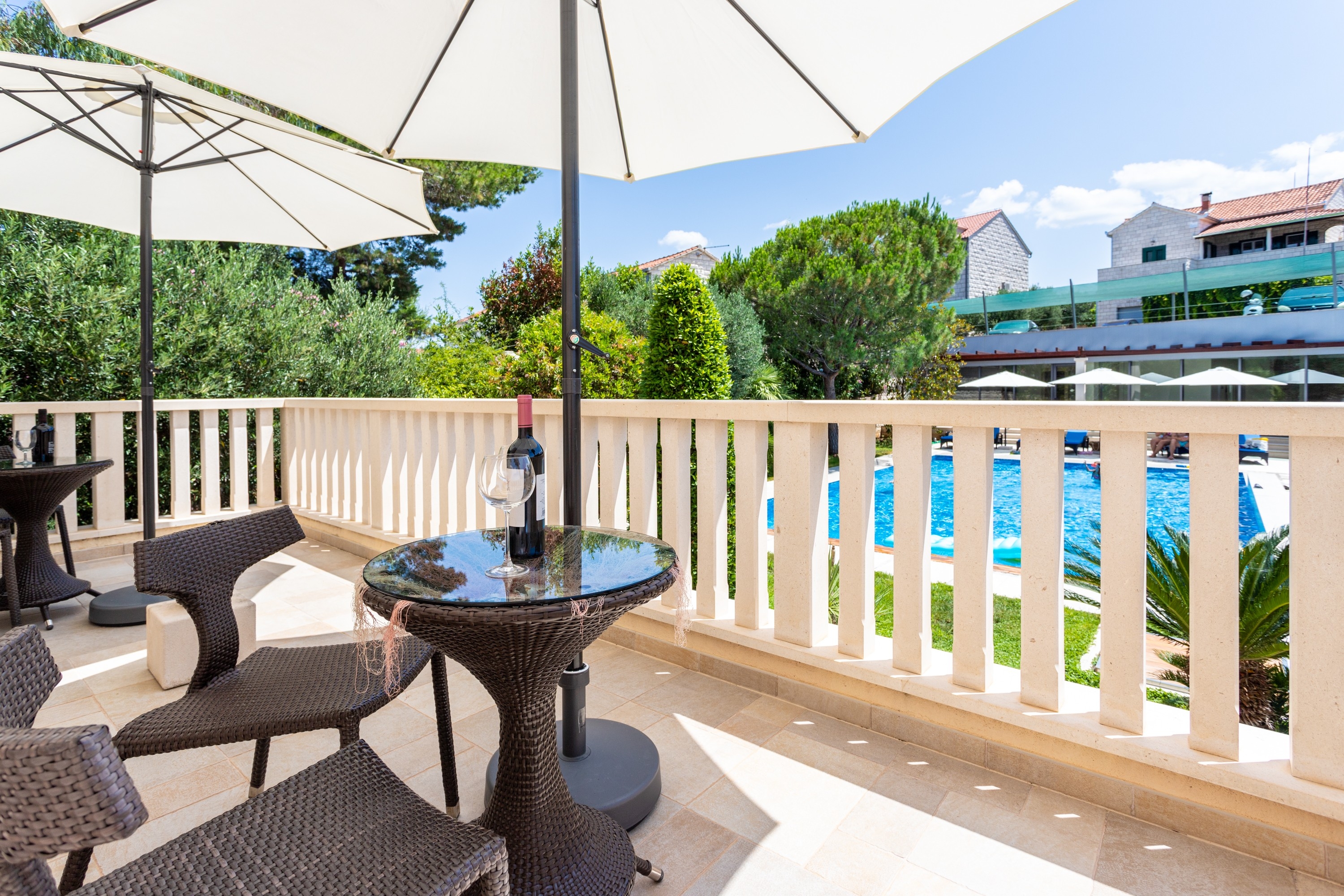 Studio flat with terrace Splitska, Brač  AS-d