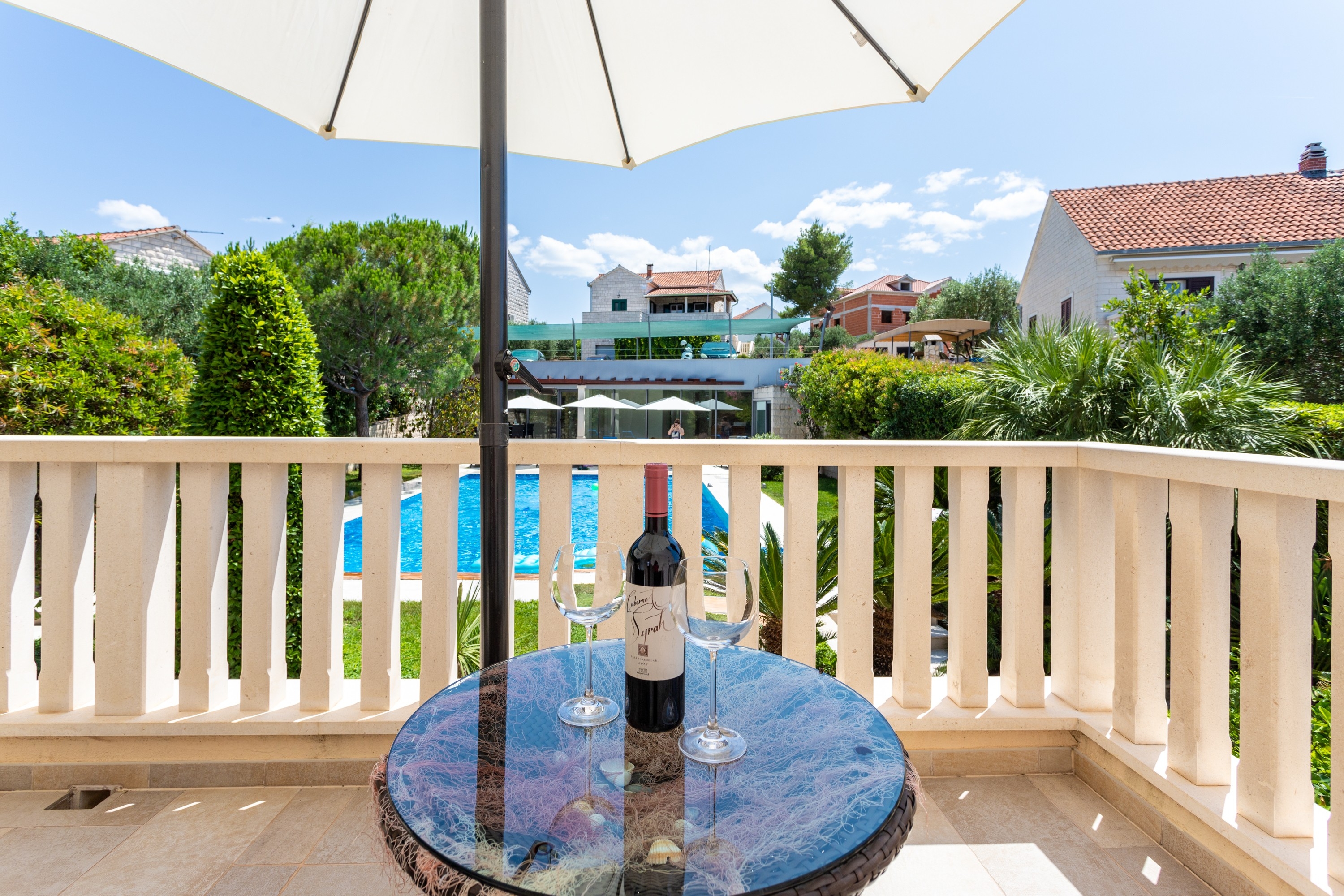 Studio flat with terrace Splitska, Brač  AS-d