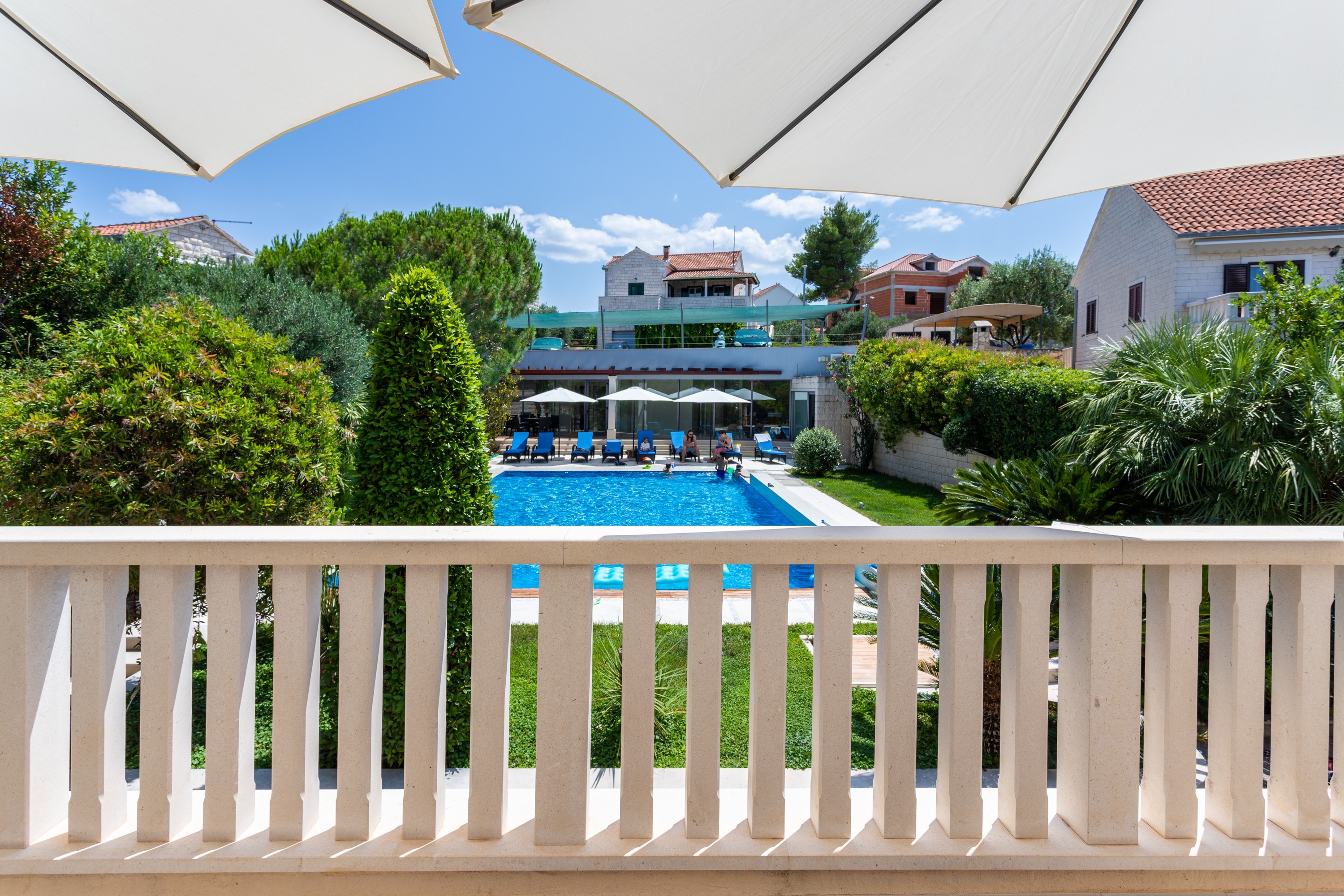 Studio flat with terrace Splitska, Brač  AS-d