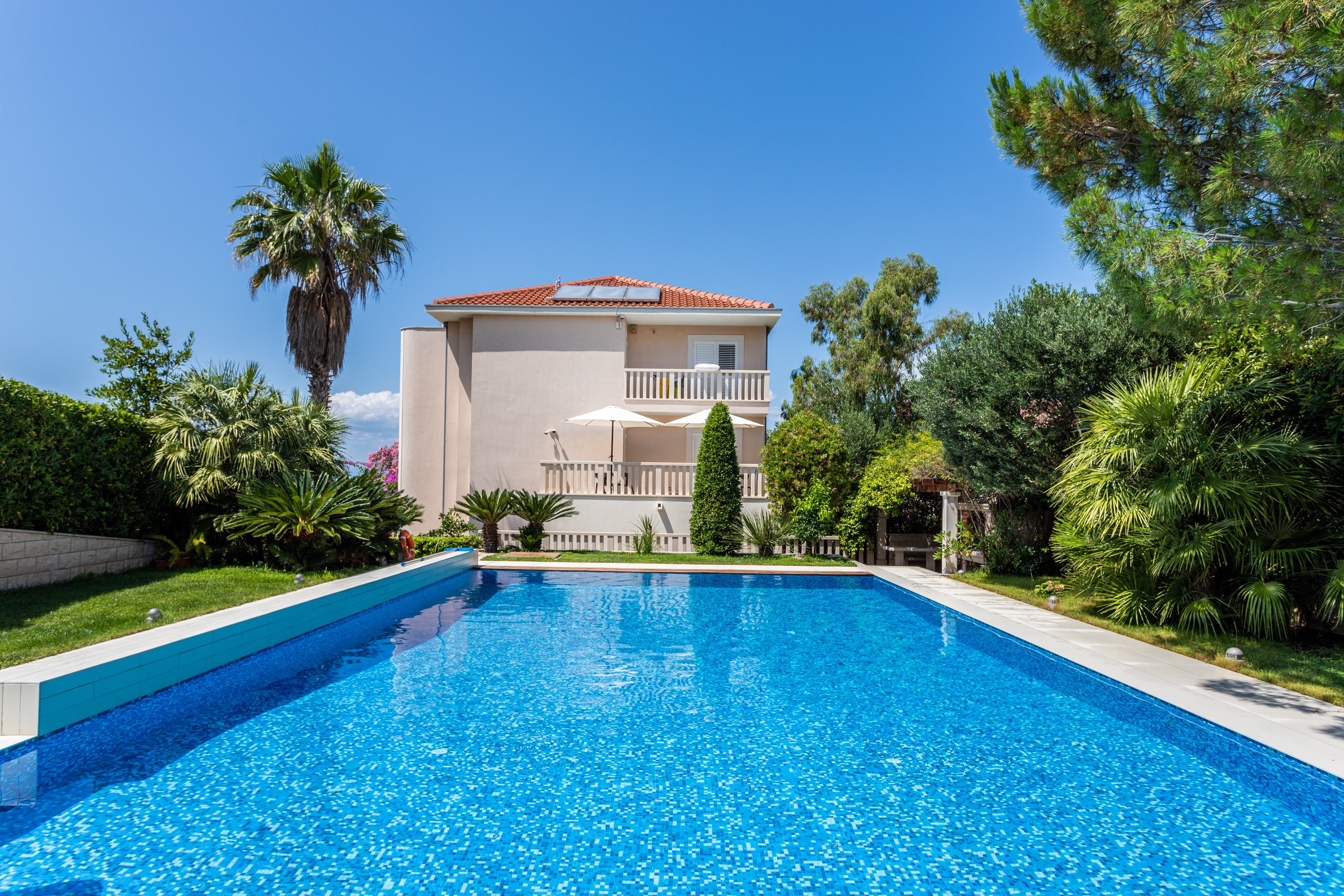 Studio flat with terrace Splitska, Brač  AS-c