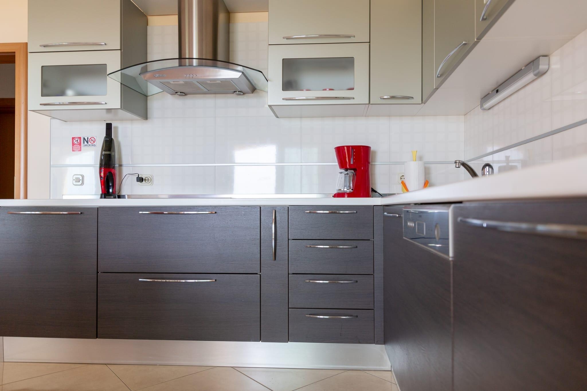 Three bedroom apartment with terrace and sea view Kaštel Sućurac, Kaštela  A-a