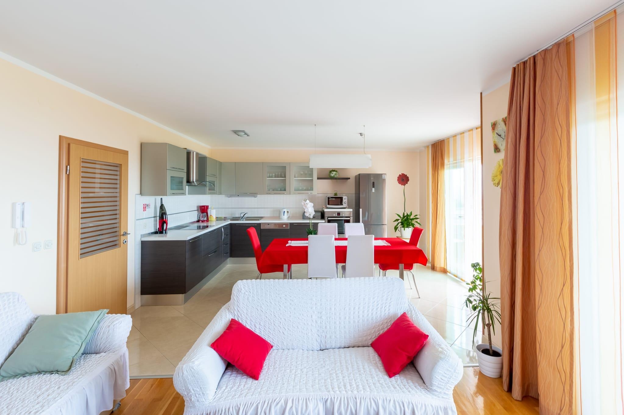 Three bedroom apartment with terrace and sea view Kaštel Sućurac, Kaštela  A-a