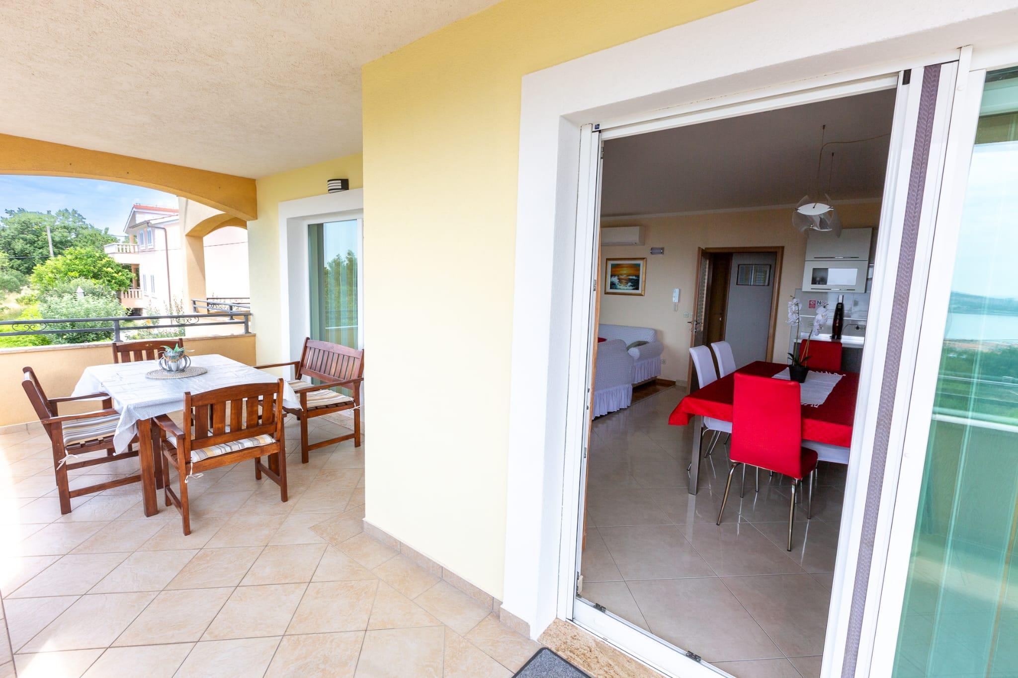 Three bedroom apartment with terrace and sea view Kaštel Sućurac, Kaštela  A-a