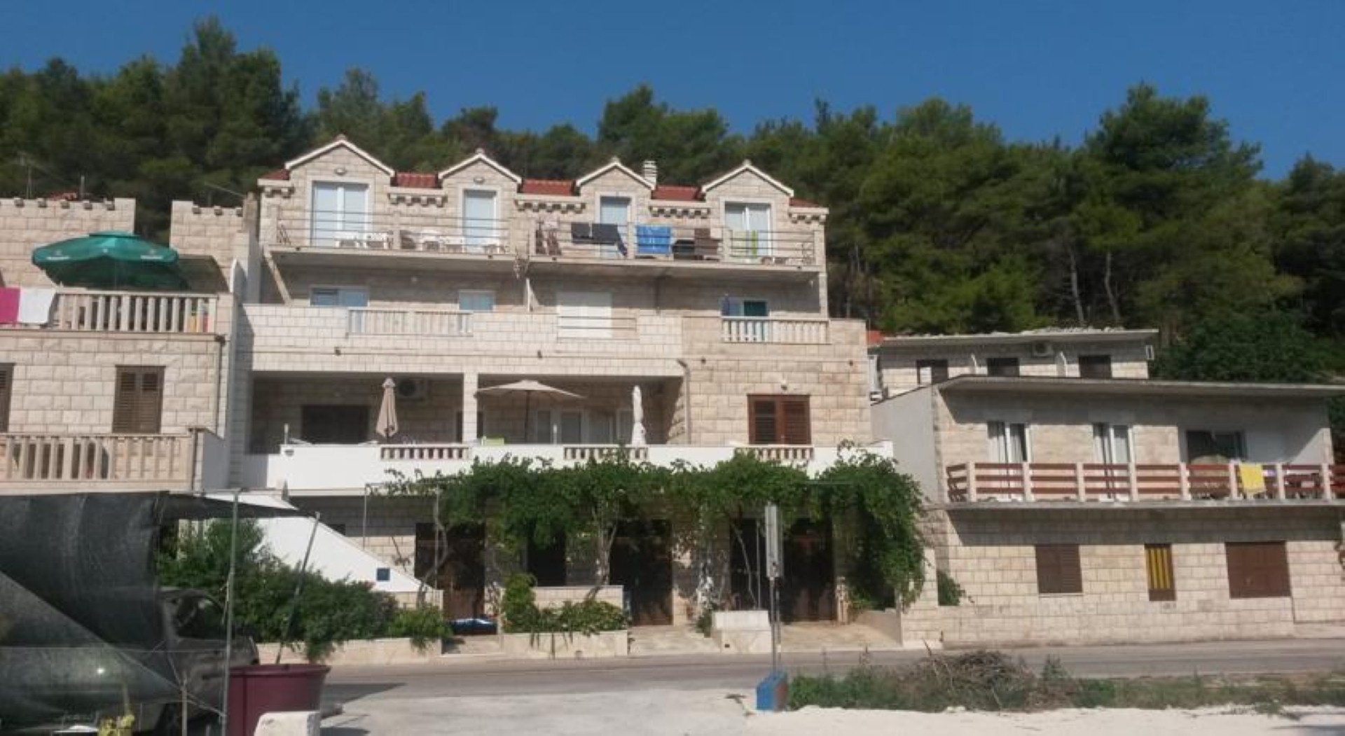 Two bedroom apartment with terrace and sea view Povlja, Brač (A-23236-a)