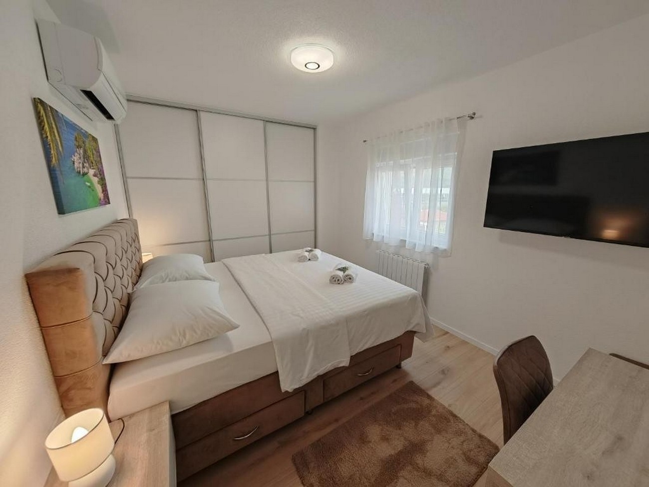 Comfortable and spacious house with terrace Dicmo, Zagora  K