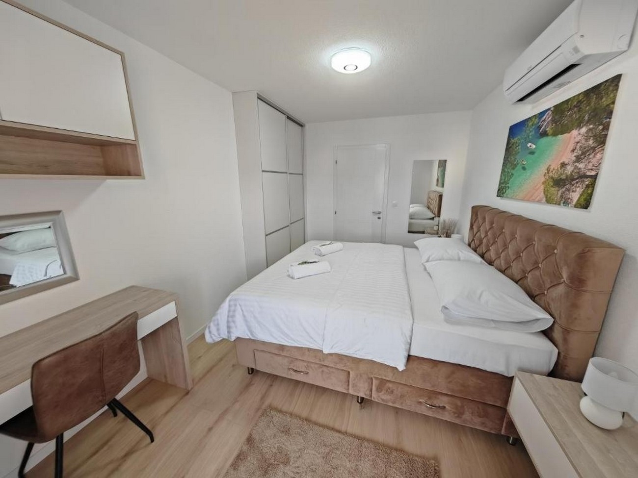 Comfortable and spacious house with terrace Dicmo, Zagora  K