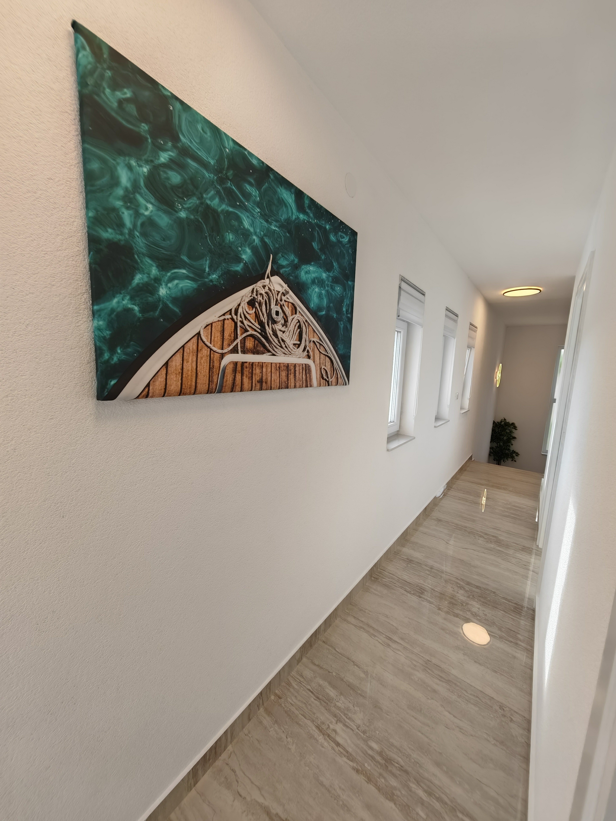 Comfortable and spacious house with terrace Dicmo, Zagora  K