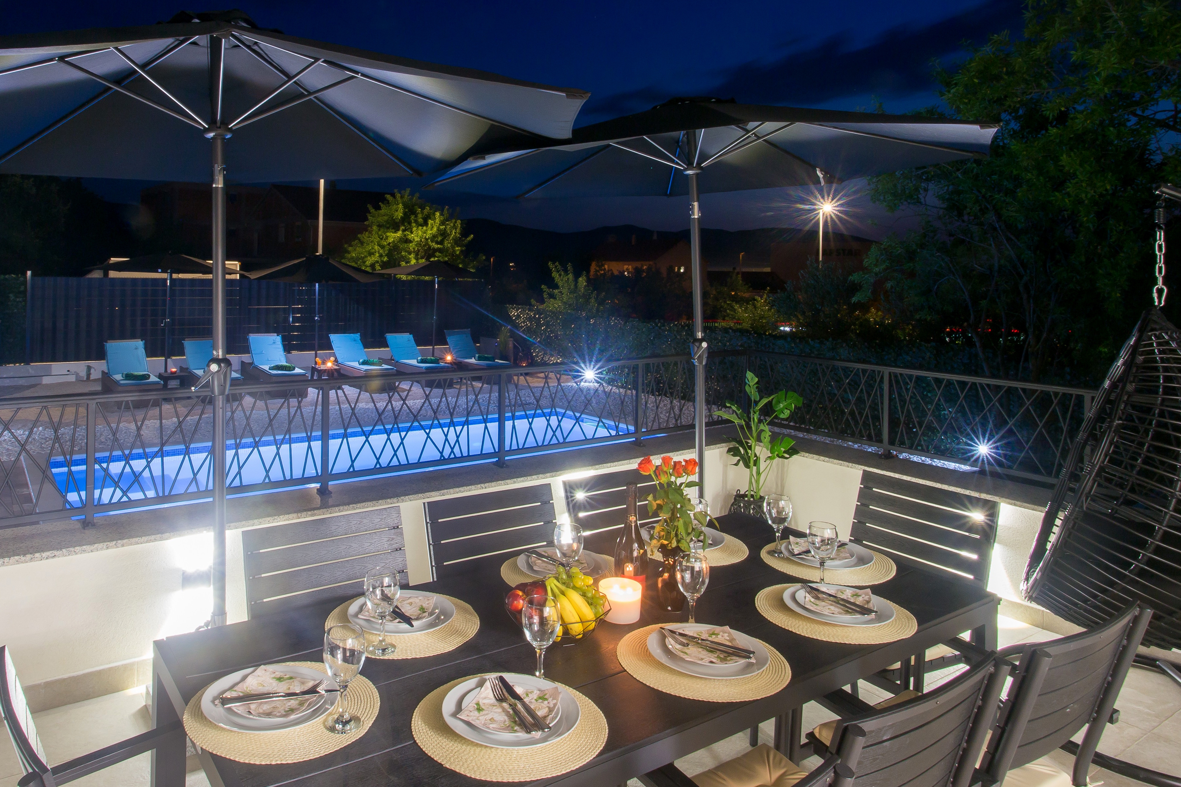 Comfortable and spacious house with terrace Dicmo, Zagora  K