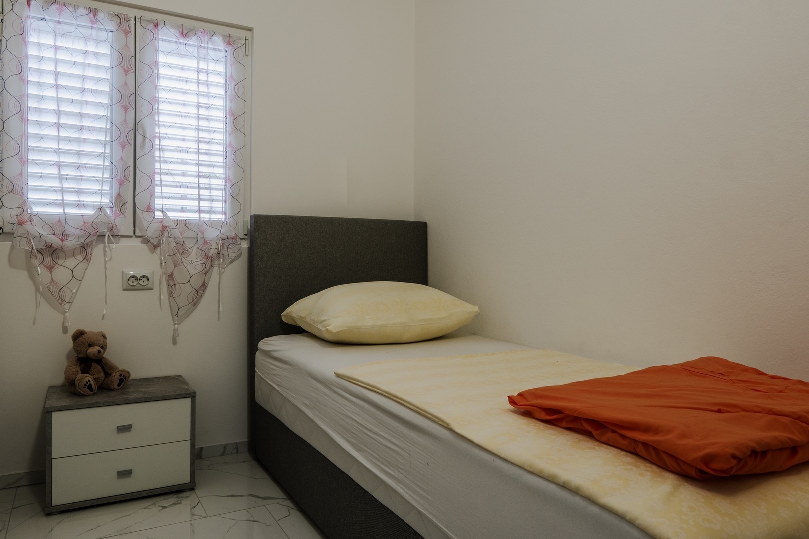 Two bedroom apartment with terrace Vir  A-a