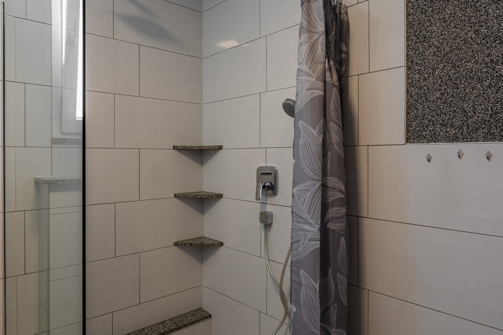 Three bedroom apartment with terrace Vir  A-a