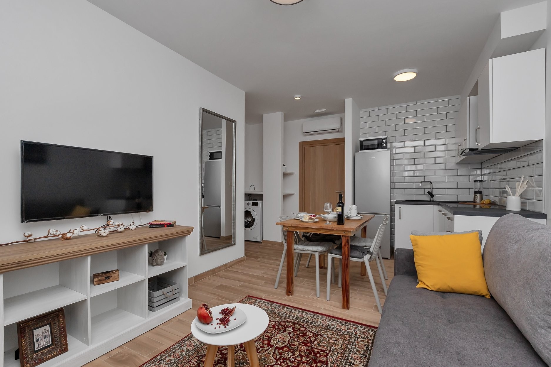 One bedroom apartment with balcony Tučepi, Makarska (A-23256-e) One bedroom apartment with balcony Tučepi, Makarska (A-23256-e)