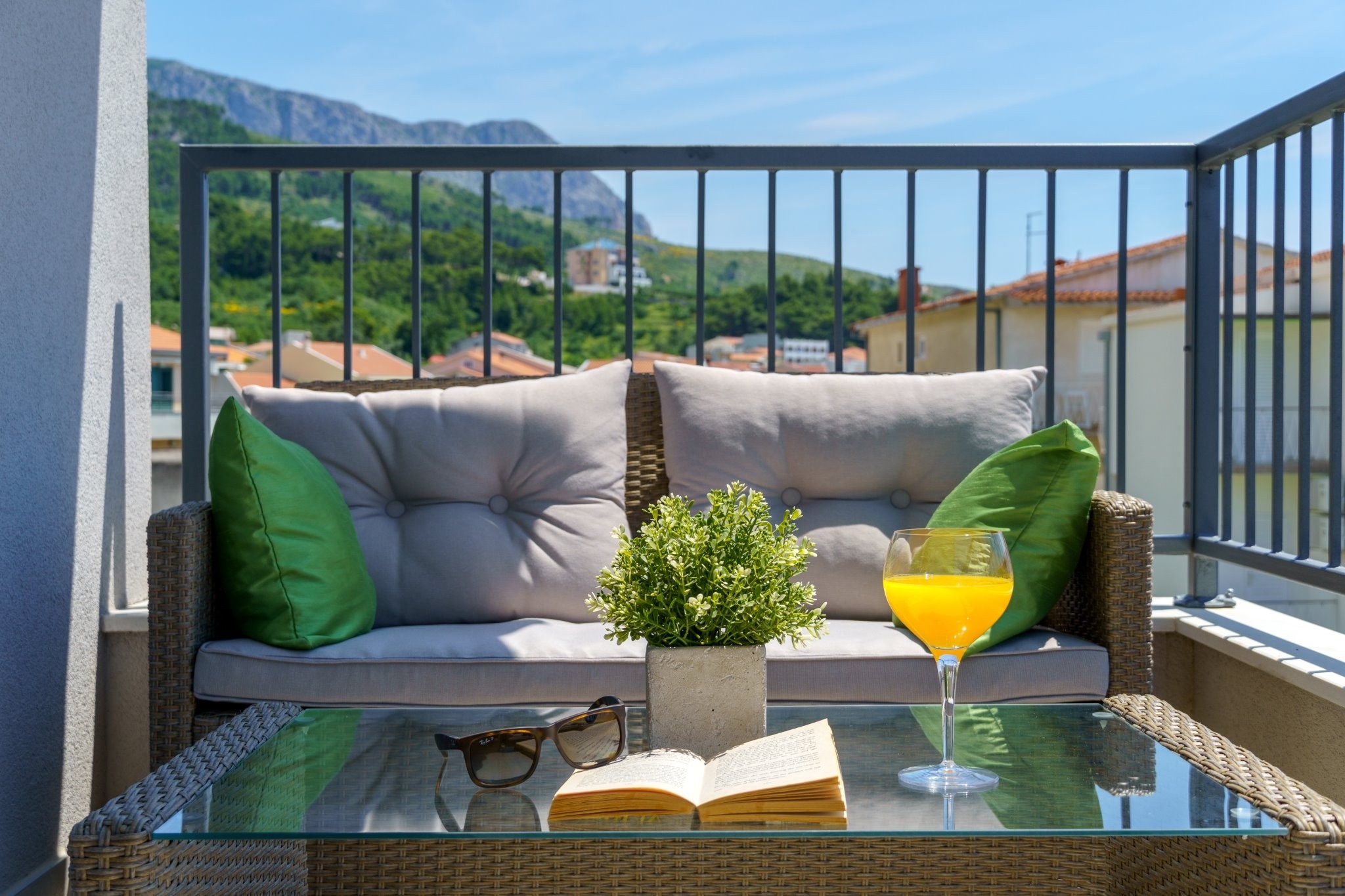 Two bedroom apartment with balcony and sea view Tučepi, Makarska  A-g