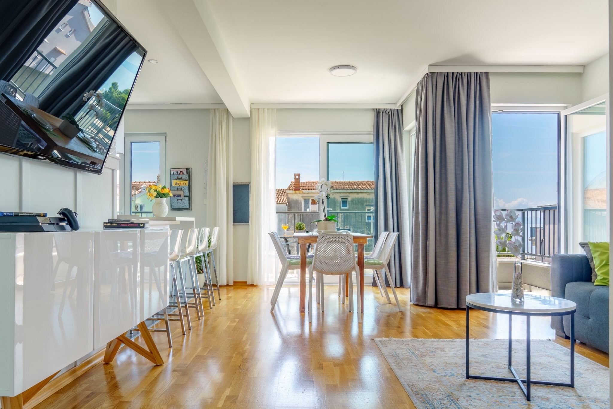 Two bedroom apartment with balcony and sea view Tučepi, Makarska (A-23256-h)