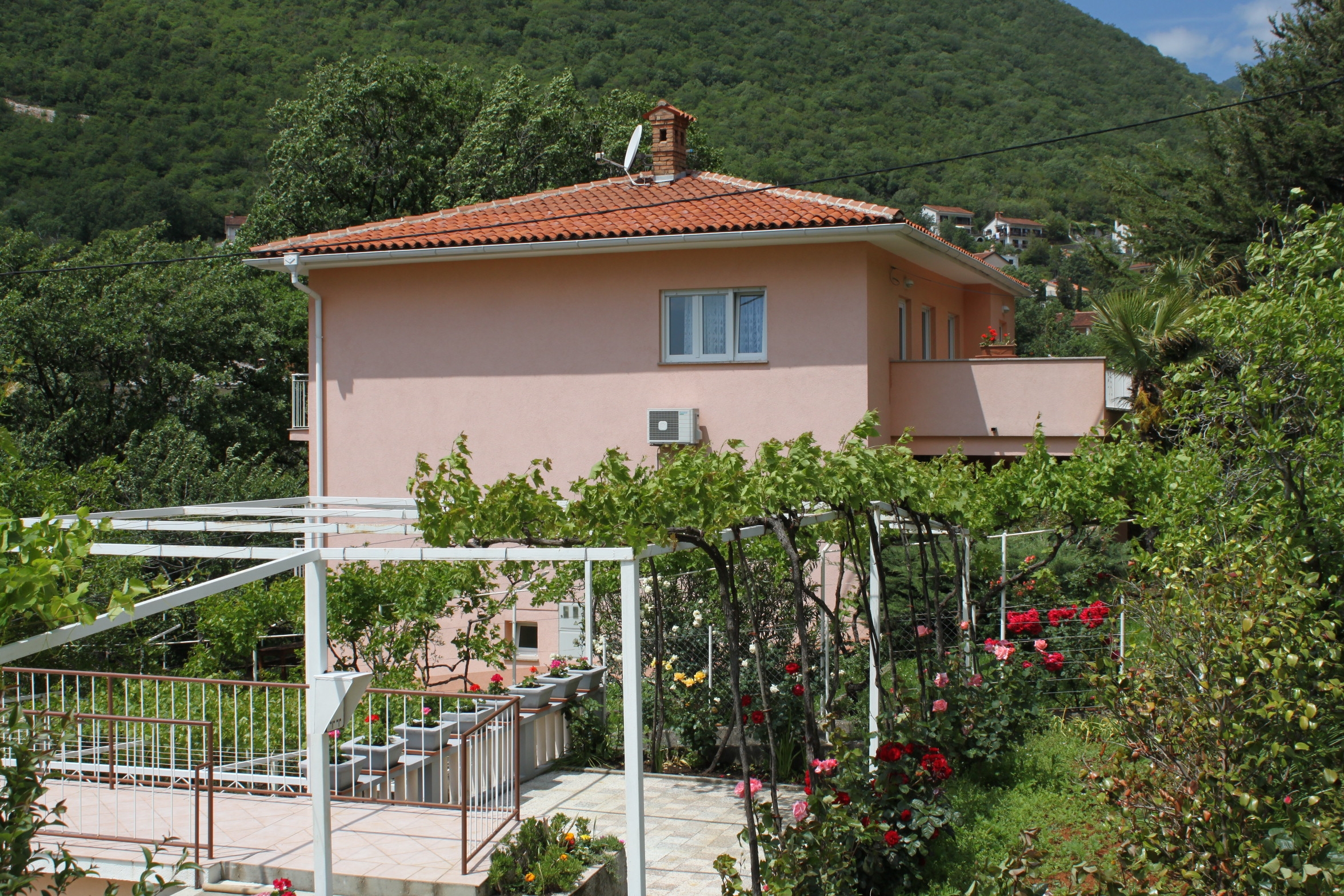 Dvosobni apartman s terasom Mošćenička Draga, Opatija  A-a