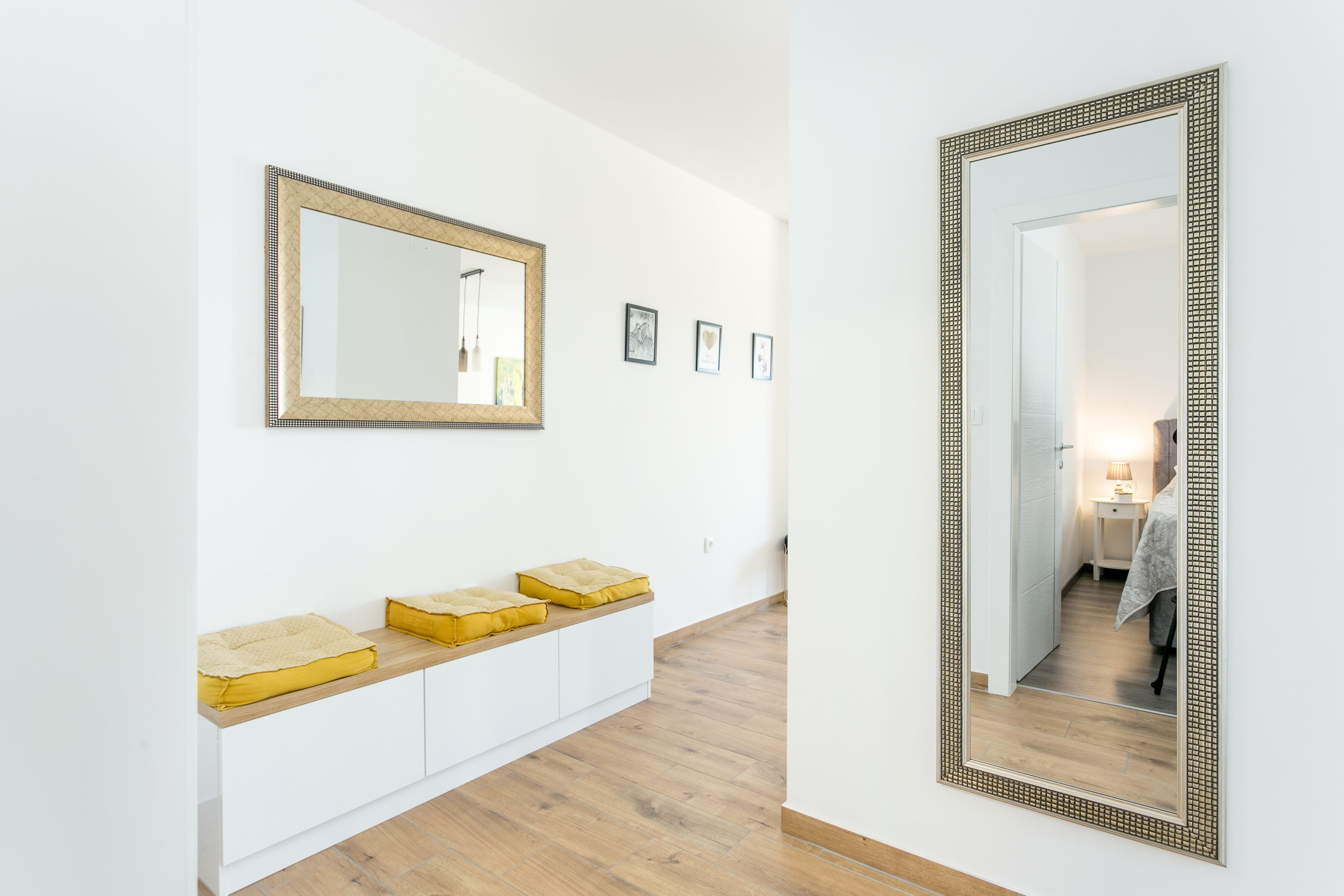 One bedroom apartment with balcony and sea view Seget Donji, Trogir  A-b