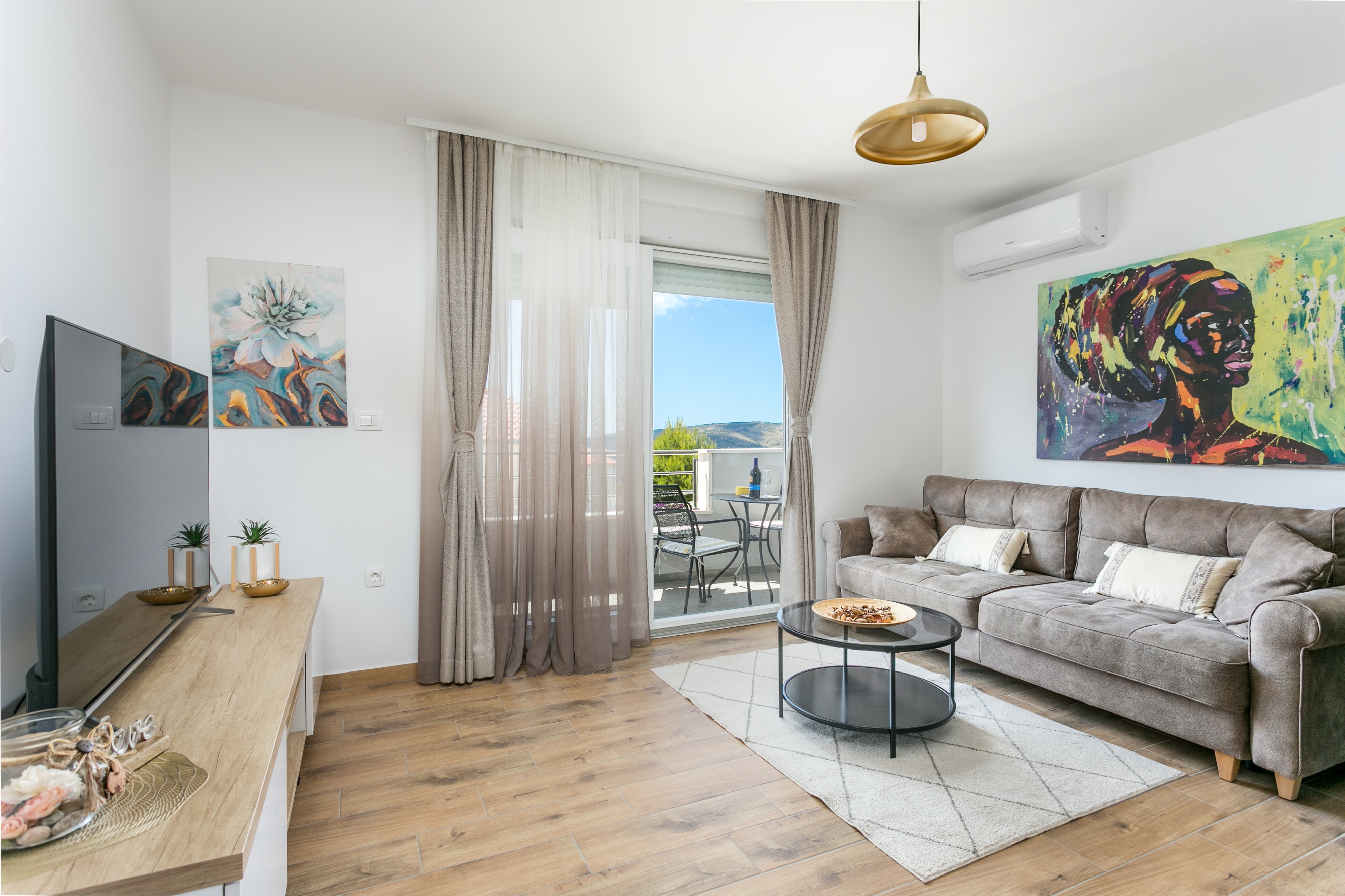 One bedroom apartment with balcony and sea view Seget Donji, Trogir (A-23273-b)
