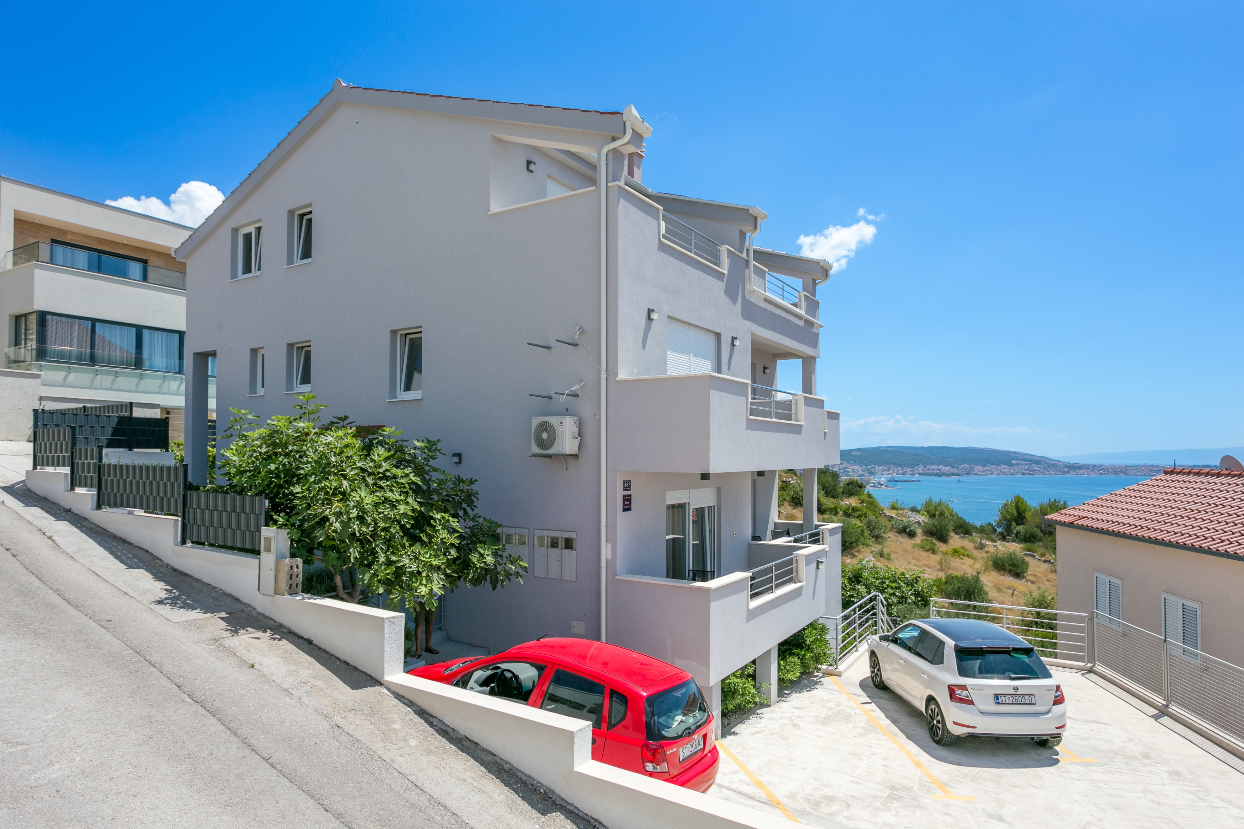Jednosobni apartman s balkonom i pogledom na more Seget Donji, Trogir  A-a