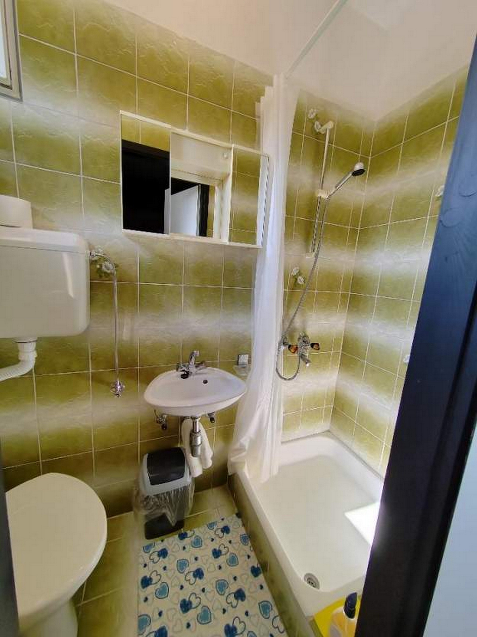 Four bedroom apartment with terrace Mundanije, Rab  A-a